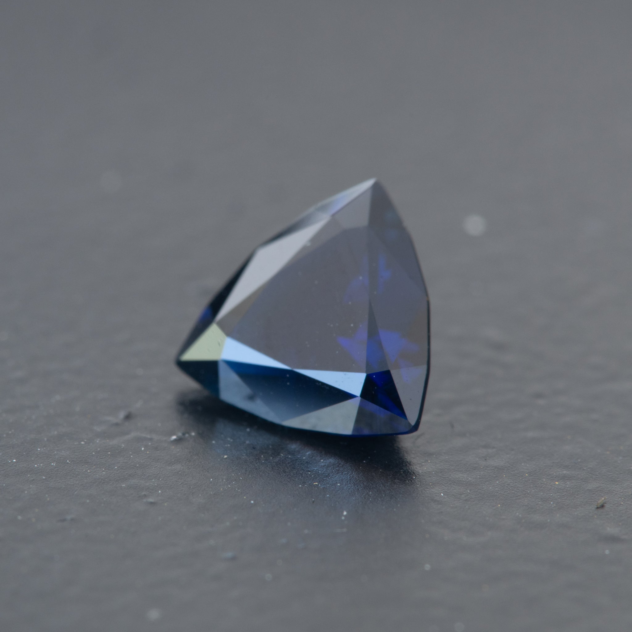 Blue Trilliant Sapphire 1.22ct [S.B.T.048]