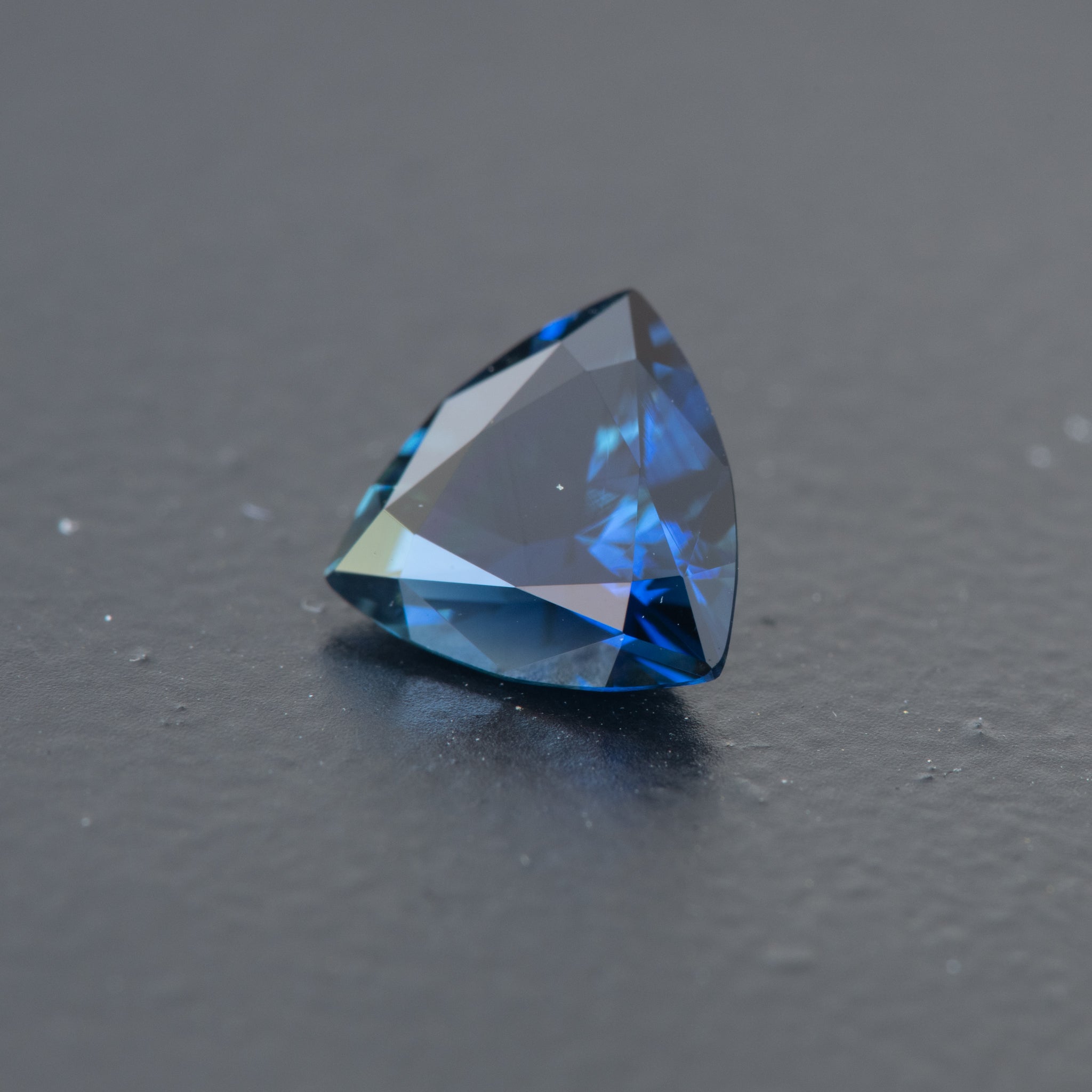 Blue Trilliant Sapphire 1.13ct [S.B.T.085]