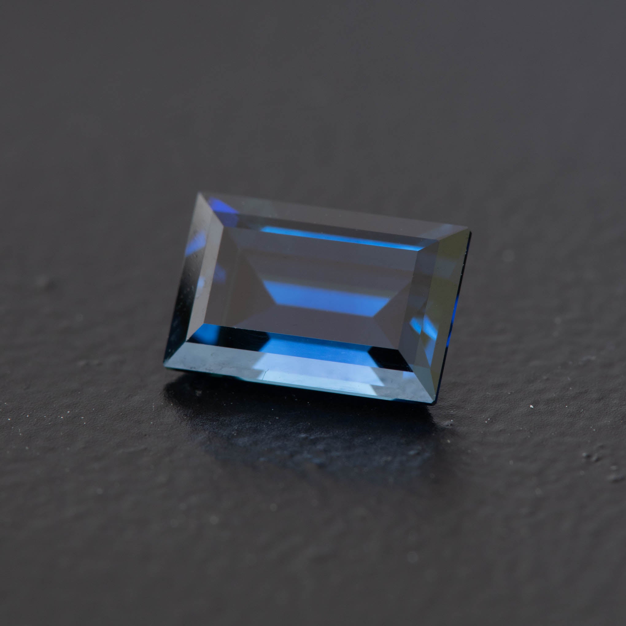 Blue Baguette Sapphire 1.76ct [S.B.BA.1010]