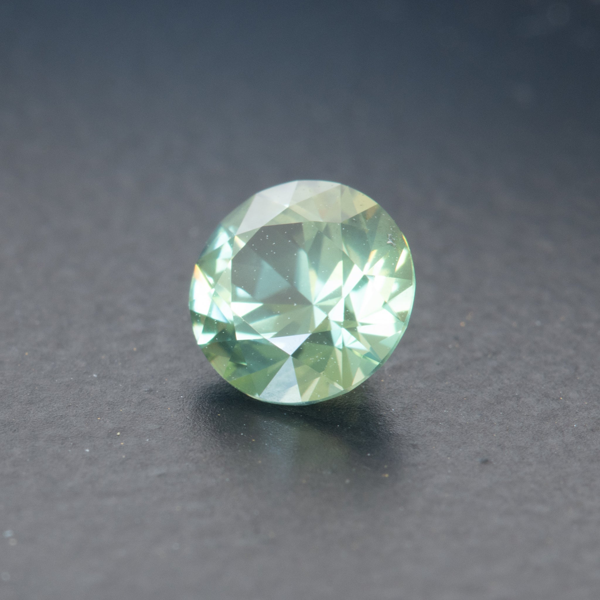 Green Brilliant Sapphire 0.79ct [S.G.BR.1077]