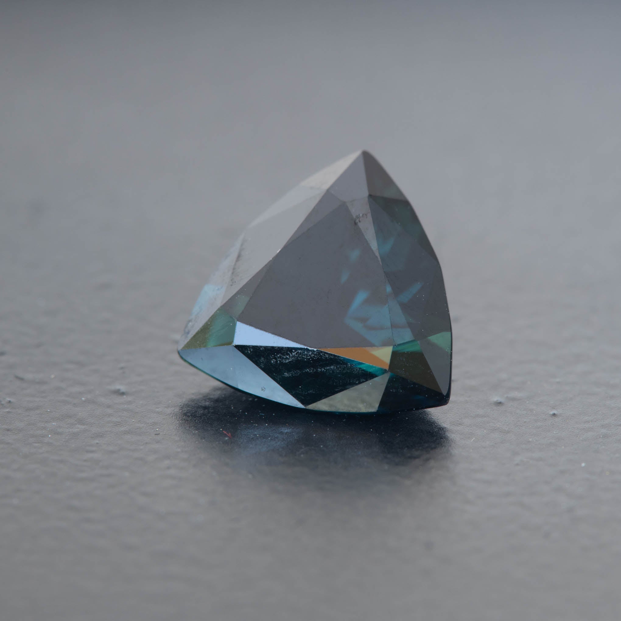 Blue Trilliant Sapphire 3.78ct [S.B.T.1101]