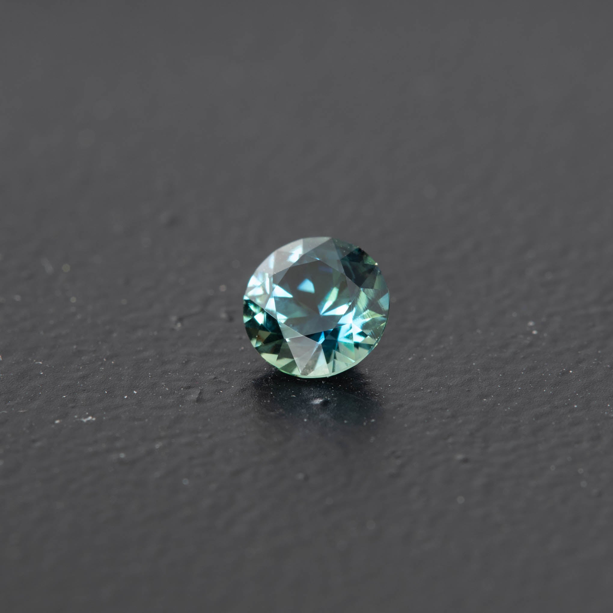 Teal Brilliant Sapphire 0.66ct [S.T.BR.1233]