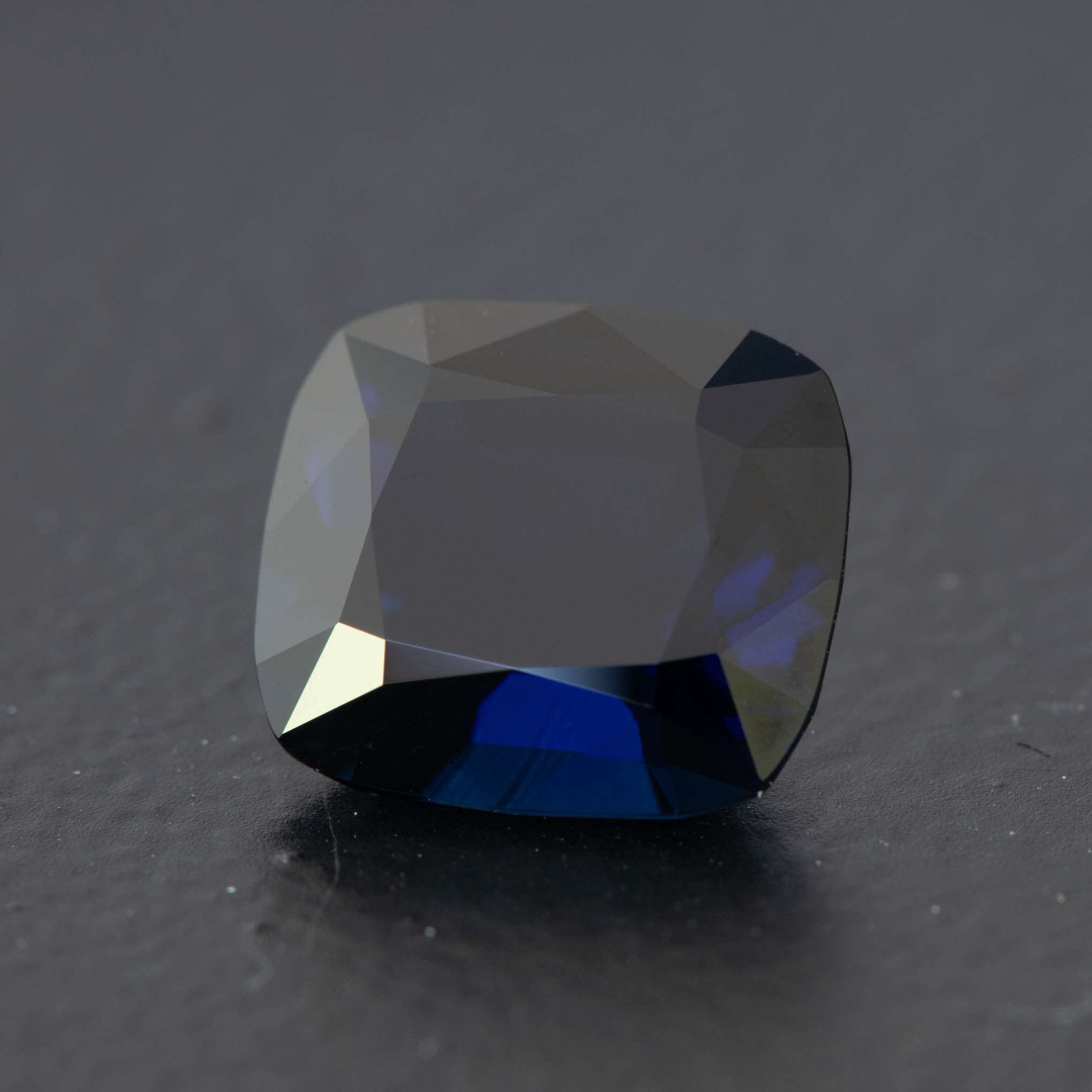 Blue Cushion Sapphire 3.60ct [S.B.C.1316]