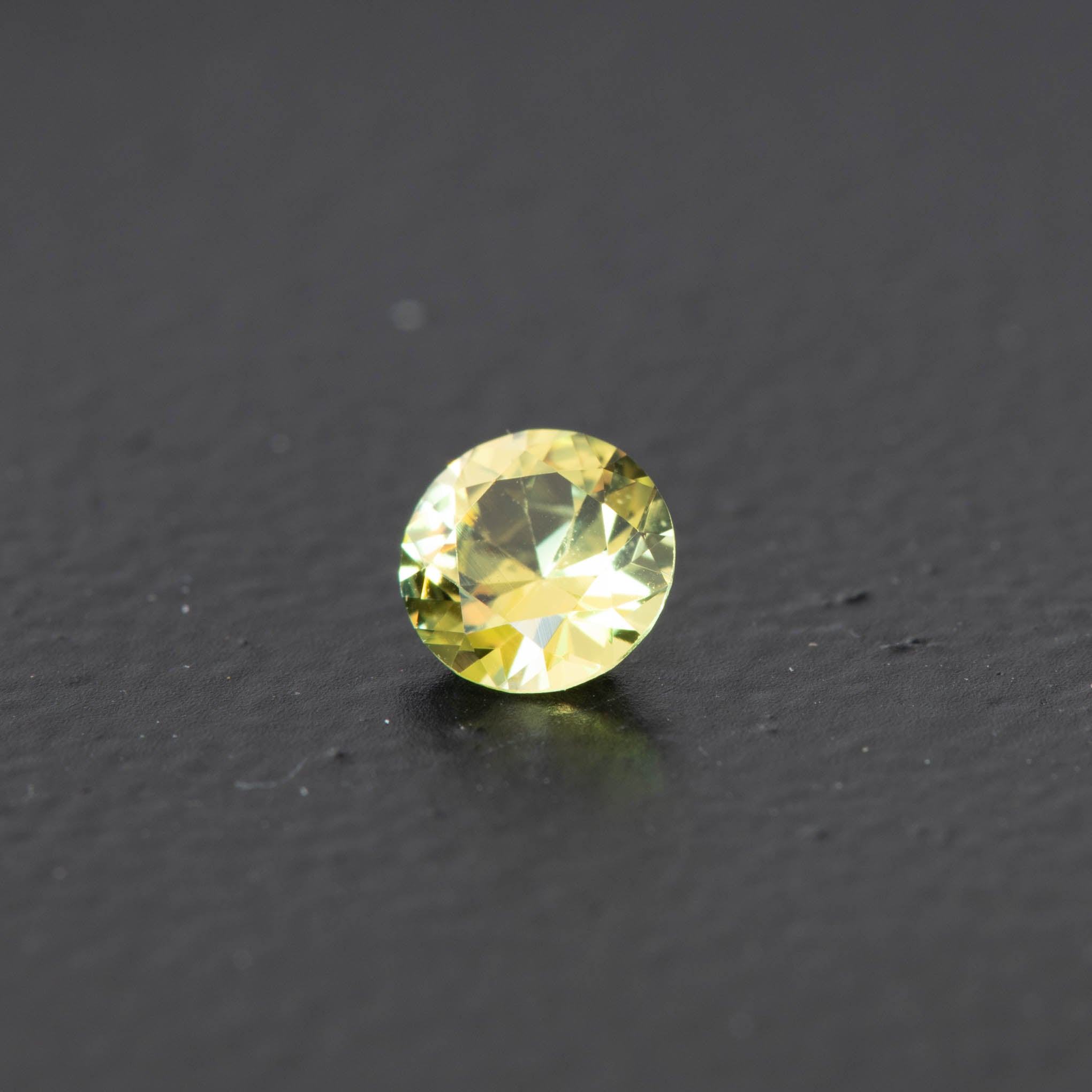 Yellow Brilliant Sapphire 0.36ct [S.Y.BR.1321]