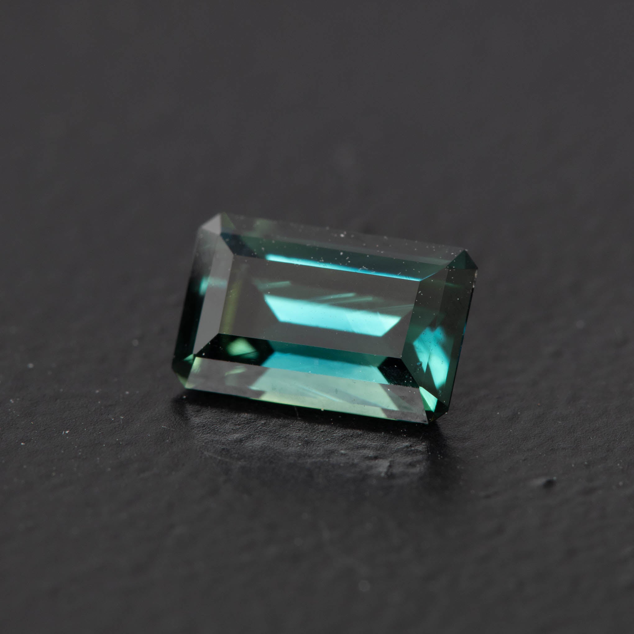 Green Emerald Sapphire 1.40ct [S.G.E.1349]