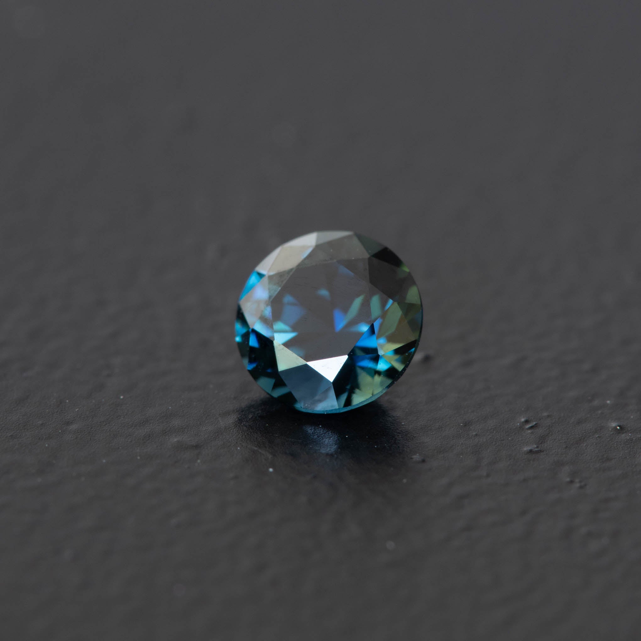 Blue Brilliant Sapphire 0.66ct   [S.B.BR.1368]