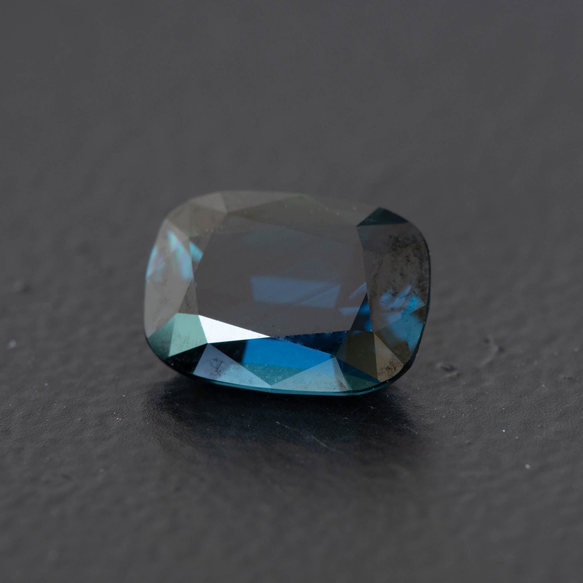 Blue Cushion Sapphire 1.63ct   [S.B.C.1371]