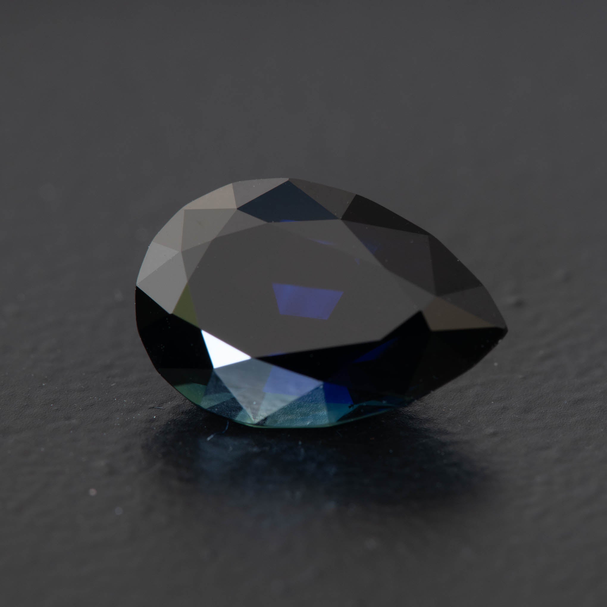 Blue Pear Sapphire 4.2ct   [S.B.PE.1376]