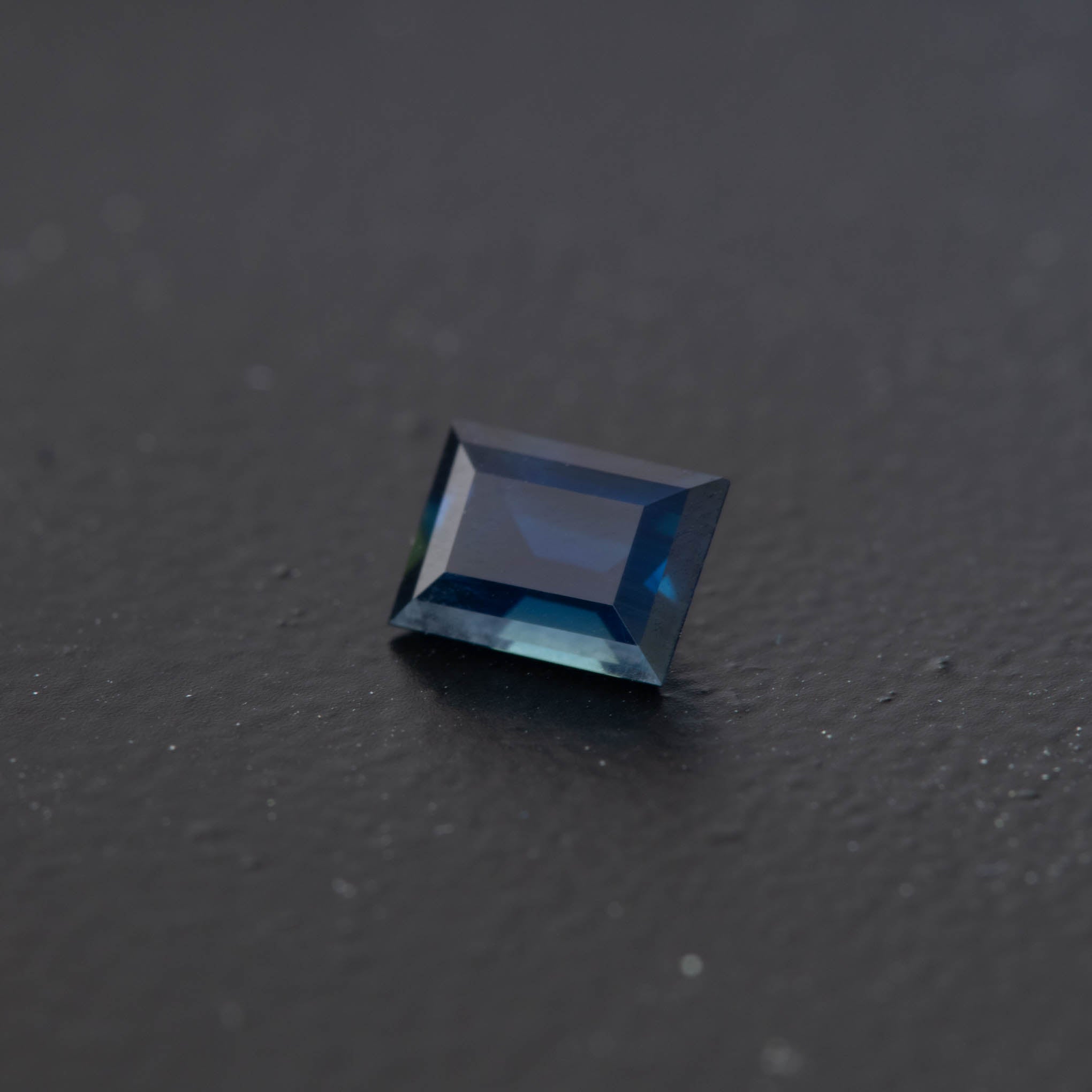 Blue Baguette Sapphire 0.83ct  [S.B.BA.1417]