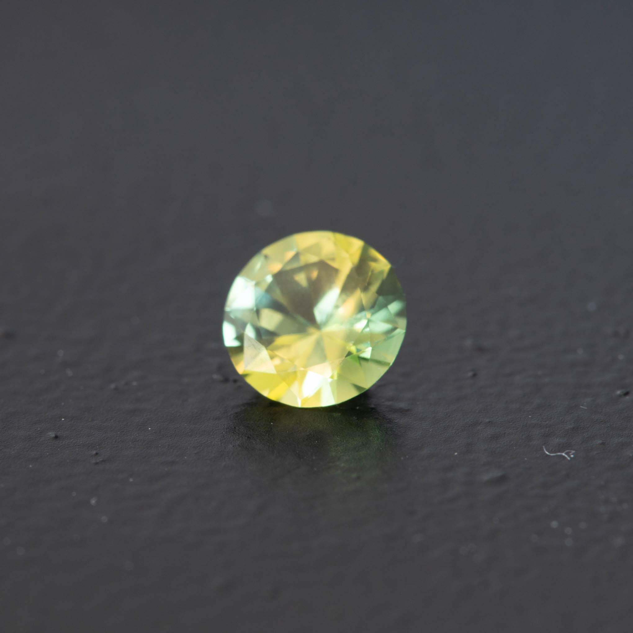 Parti Brilliant Sapphire 0.6ct  [S.P.BR.1437]