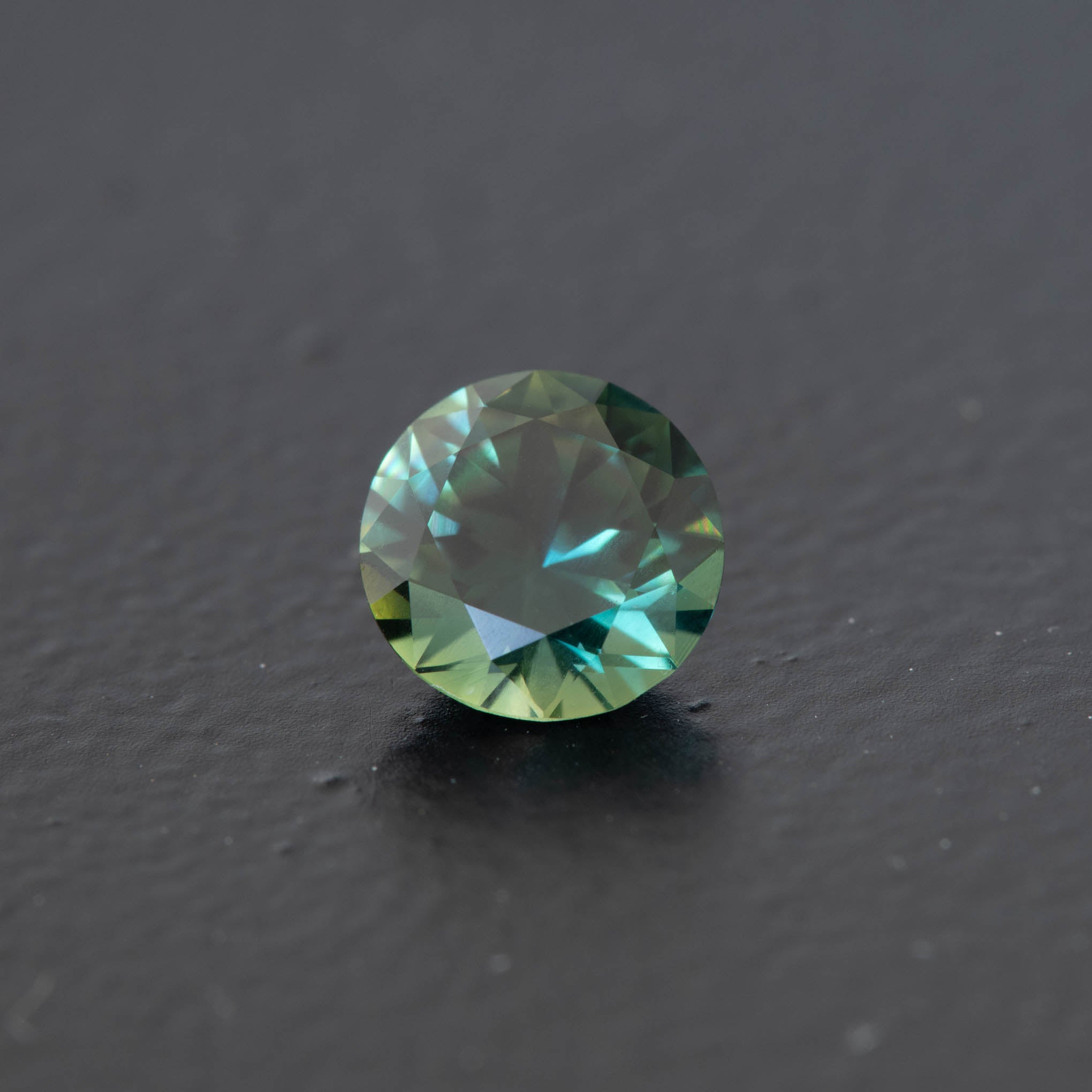 Parti Brilliant Sapphire 0.9ct  [S.P.BR.1441]