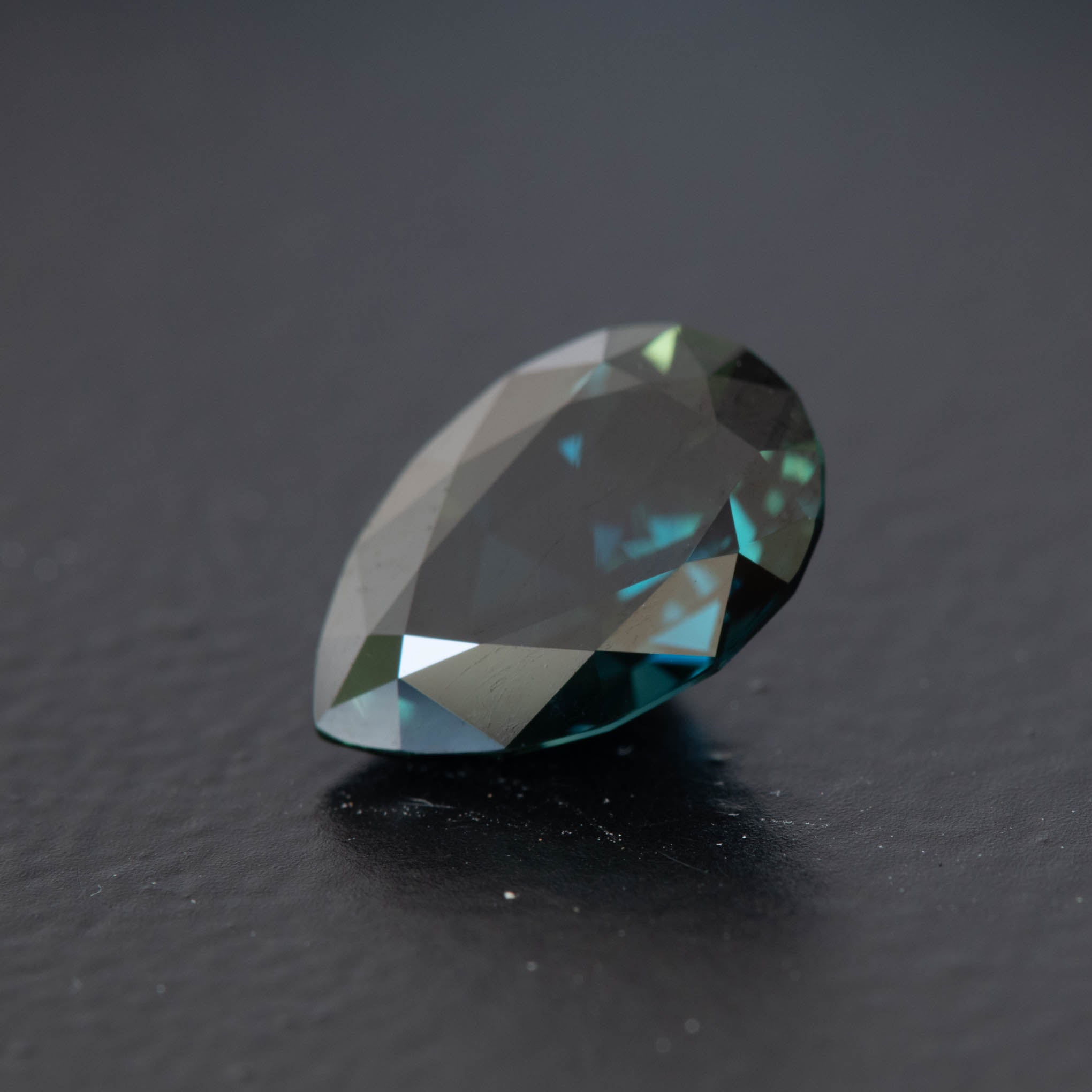 Parti Pear Sapphire 1.66ct  [S.P.PE.1496]