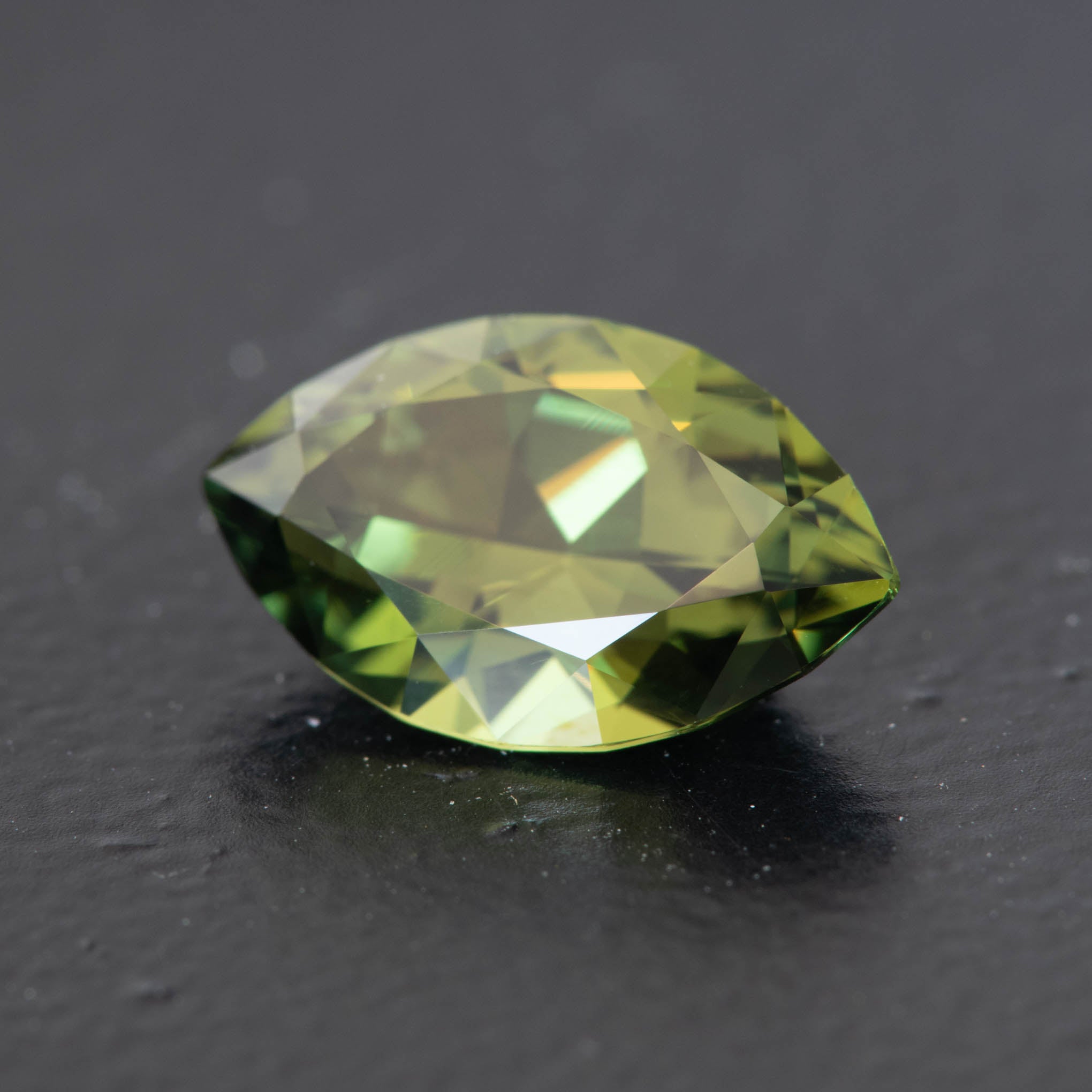 Green Marquise Sapphire 2.41ct  [S.G.M.1507]