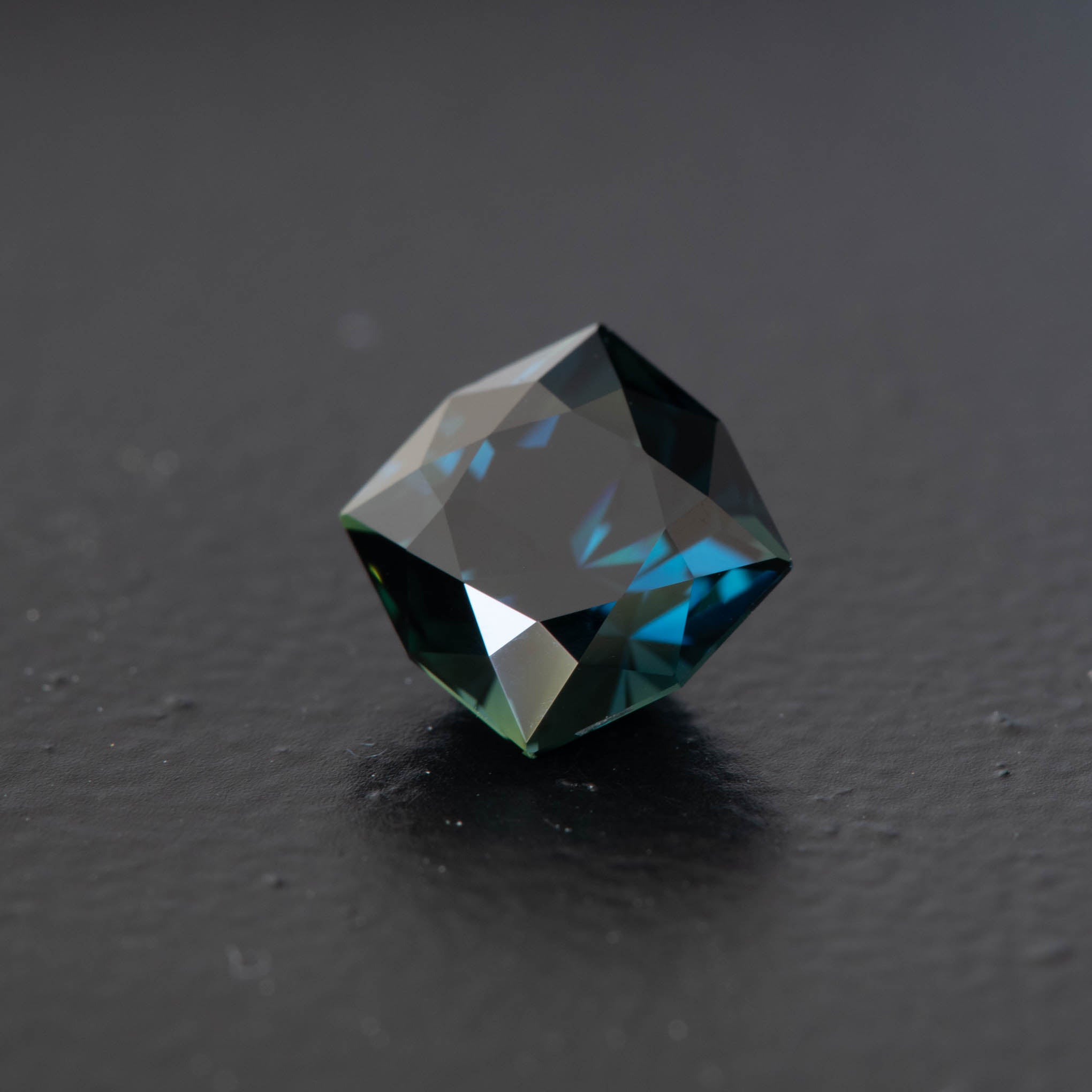 Blue Square Brilliant Sapphire 1.81ct  [S.B.SB.1524]