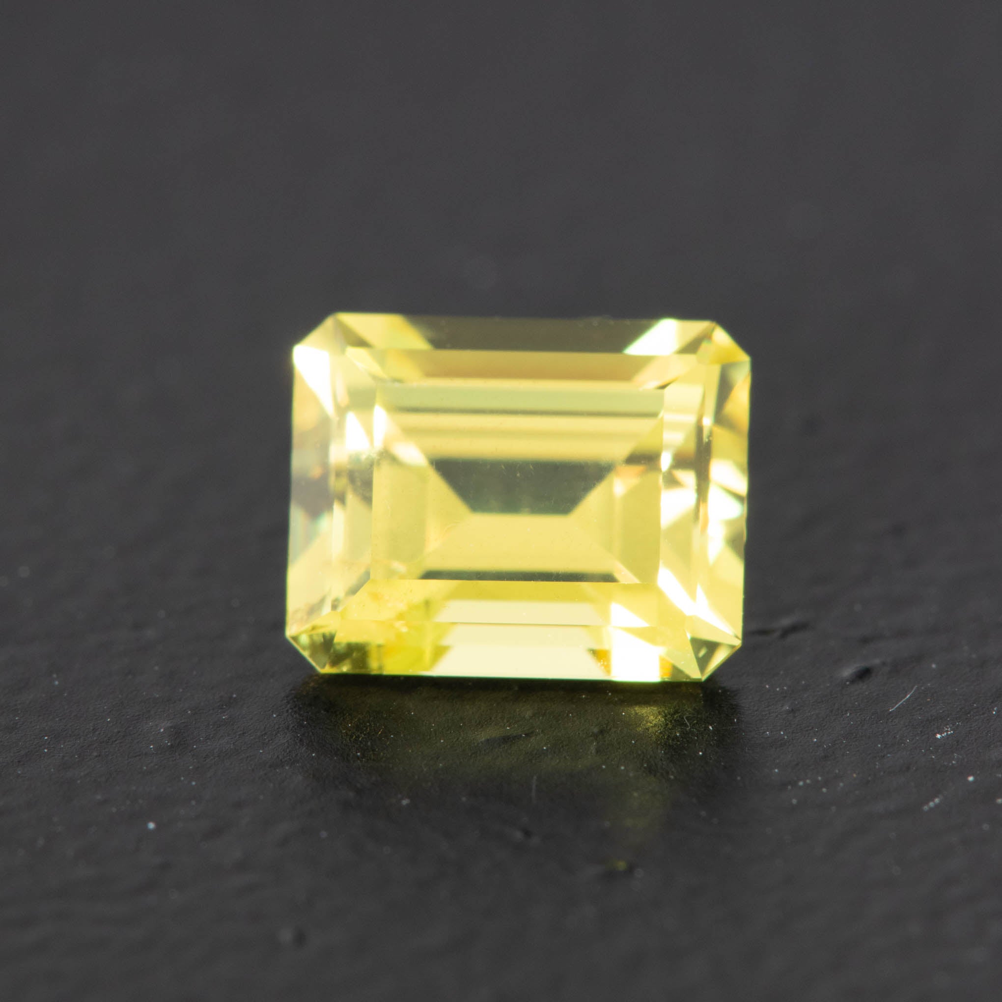 Yellow Emerald Sapphire 1.52ct  [S.Y.E.1528]