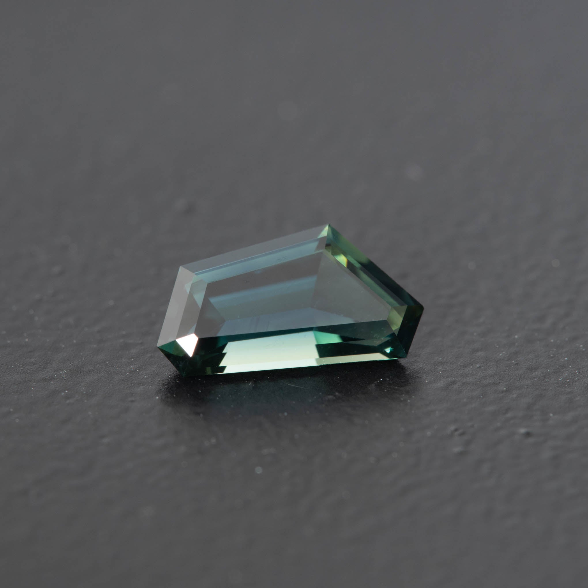 Teal Free Form Sapphire 1.23ct  [S.T.FF.1531]