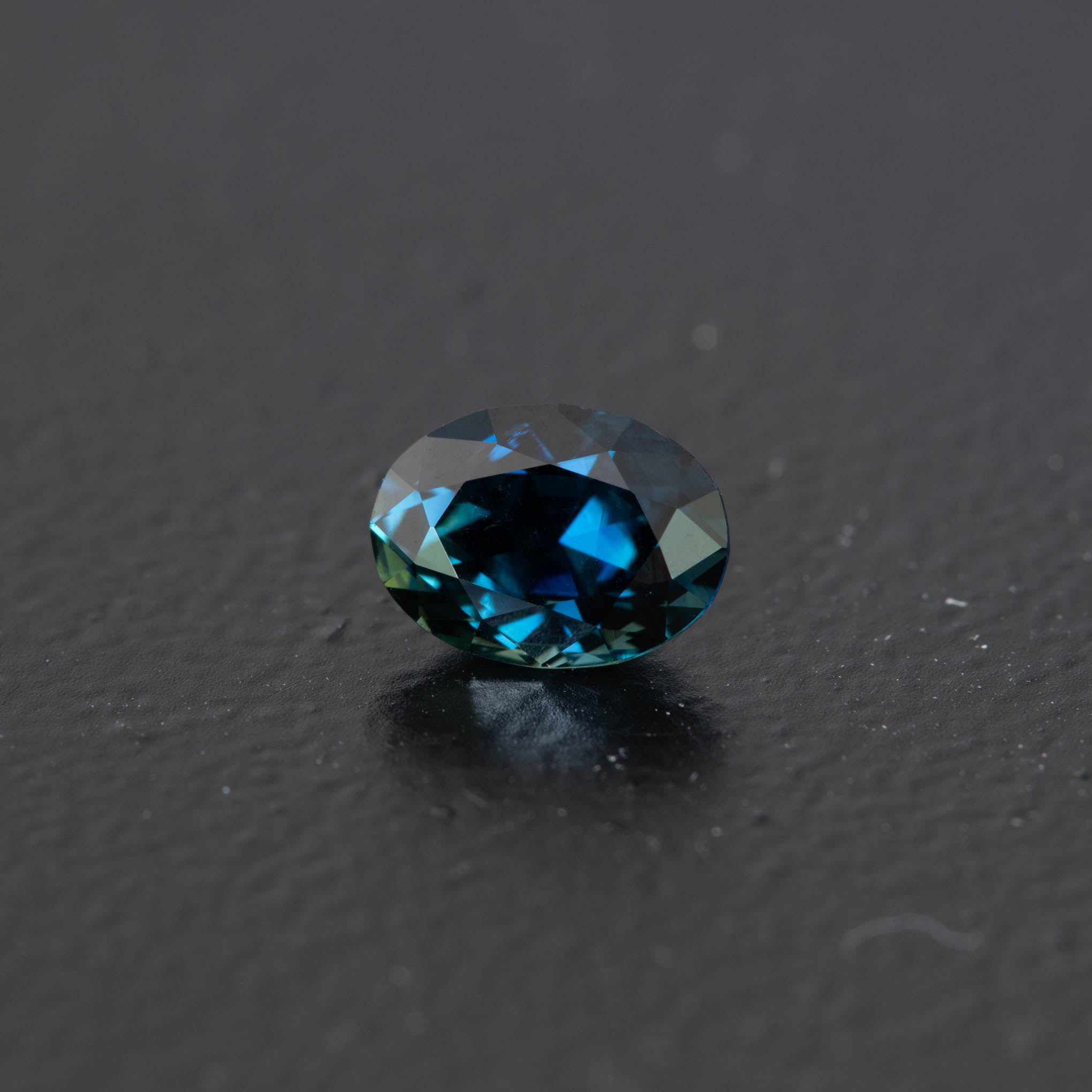 Blue Oval Sapphire 0.97ct  [S.B.O.1544]