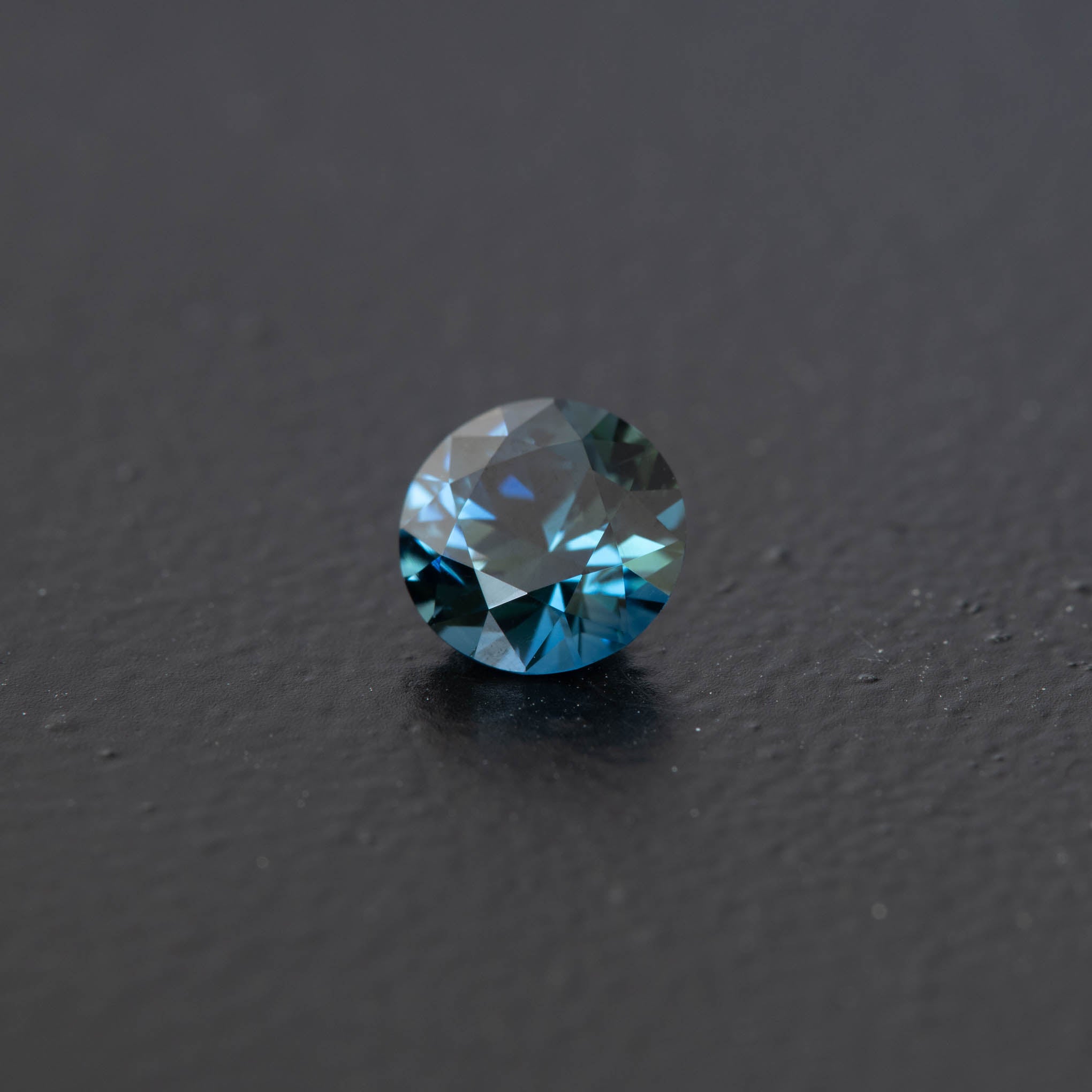 Parti Brilliant Sapphire 0.89ct  [S.G.BR.1548]