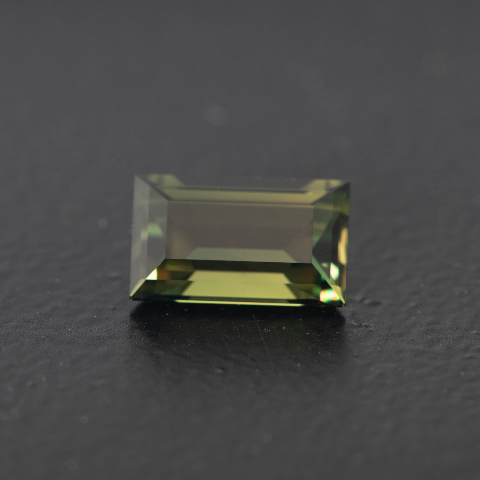 Green Baguette Sapphire 1.42ct  [S.G.BA.1612]