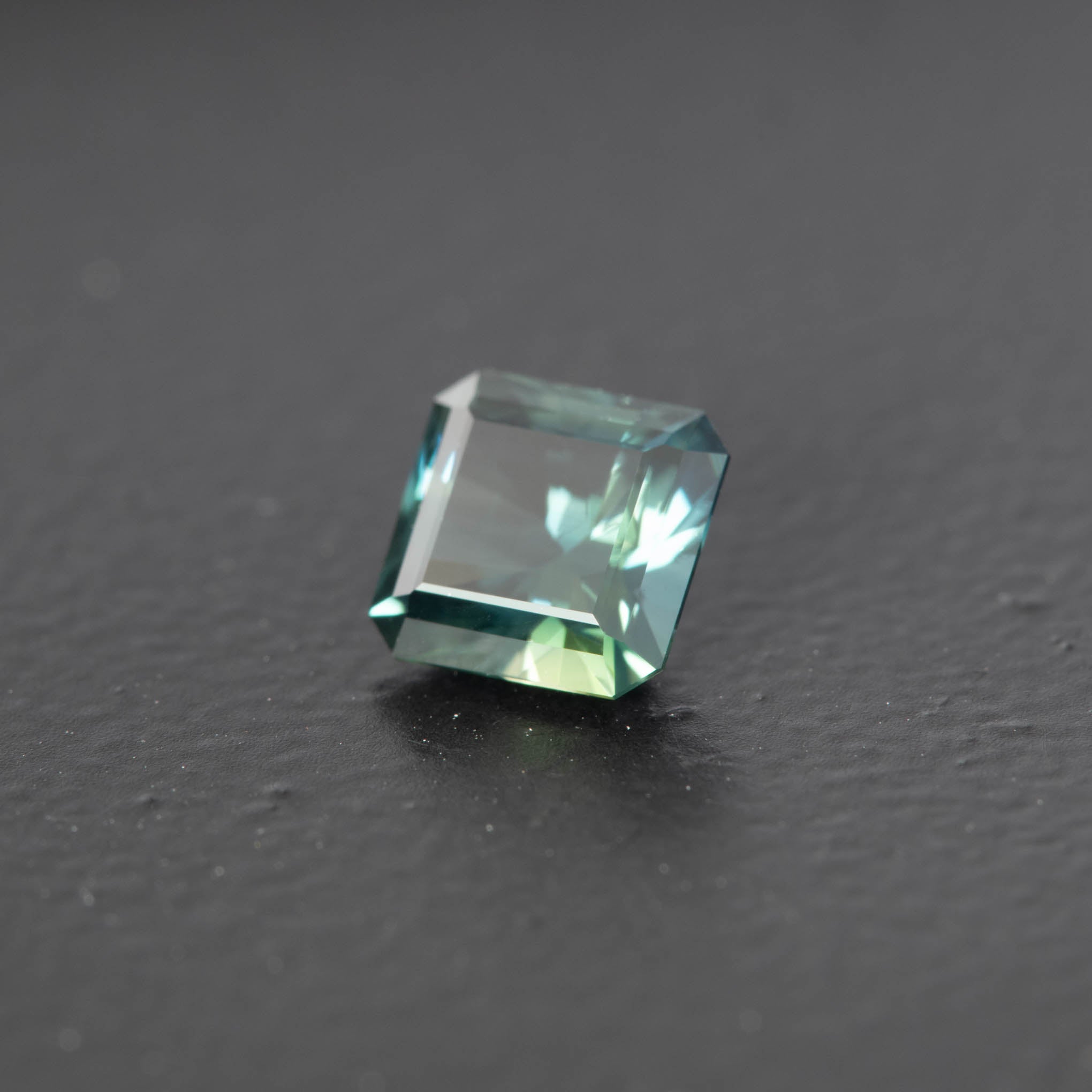 Teal Square Sapphire 0.99ct [S.T.SQ.1634]