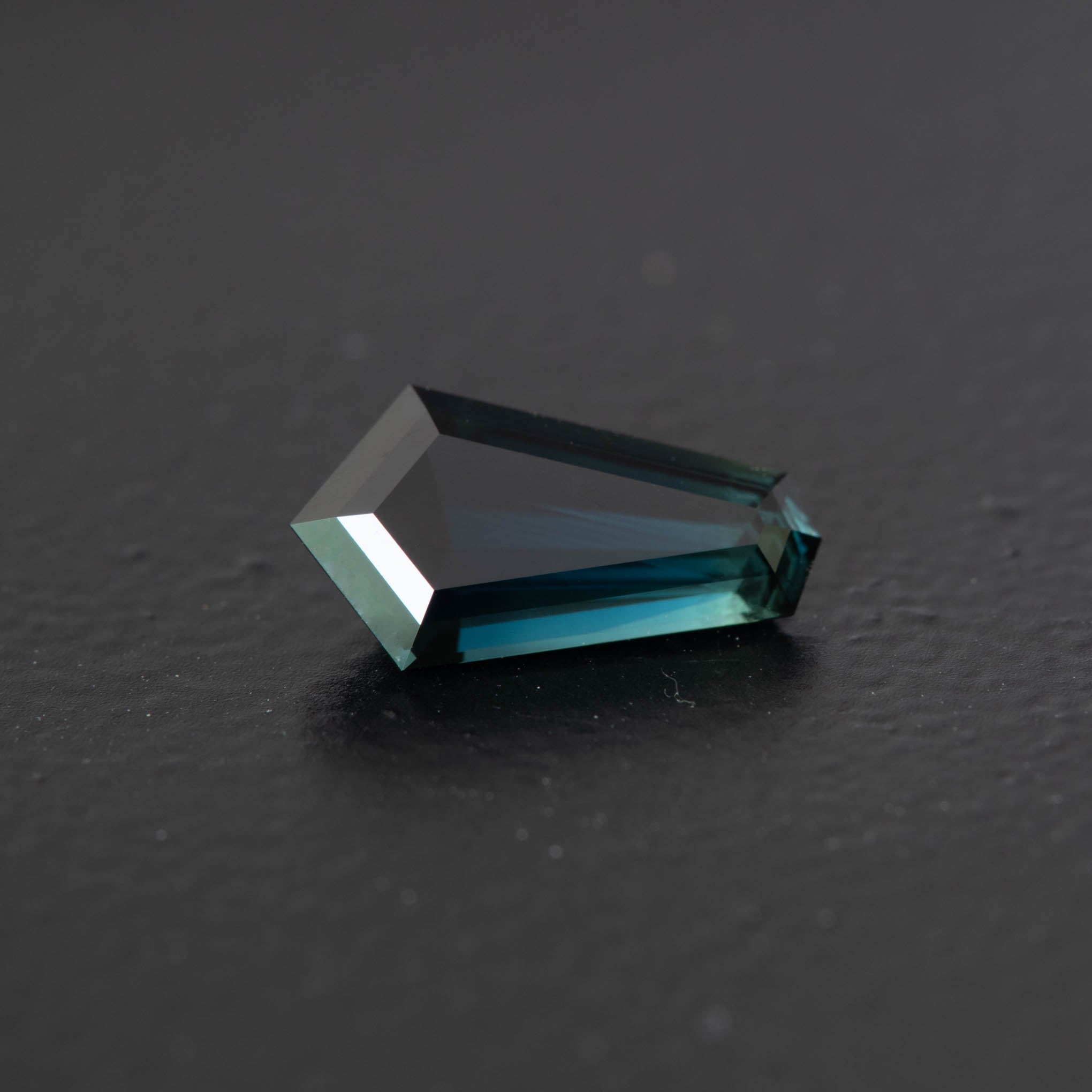 Parti Kite Sapphire 1.27ct [S.P.K.1650]