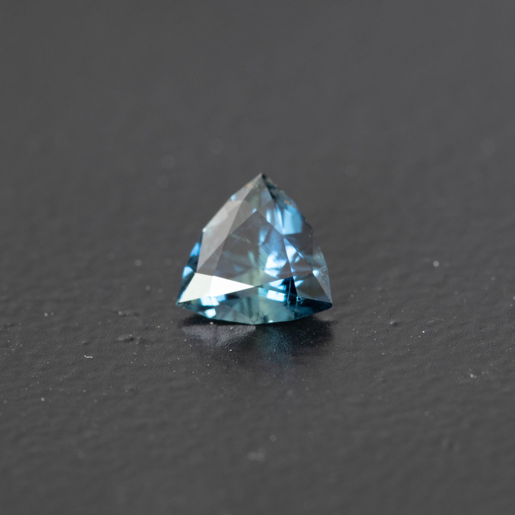 Parti Trilliant Sapphire 0.58ct [S.P.T.1693]