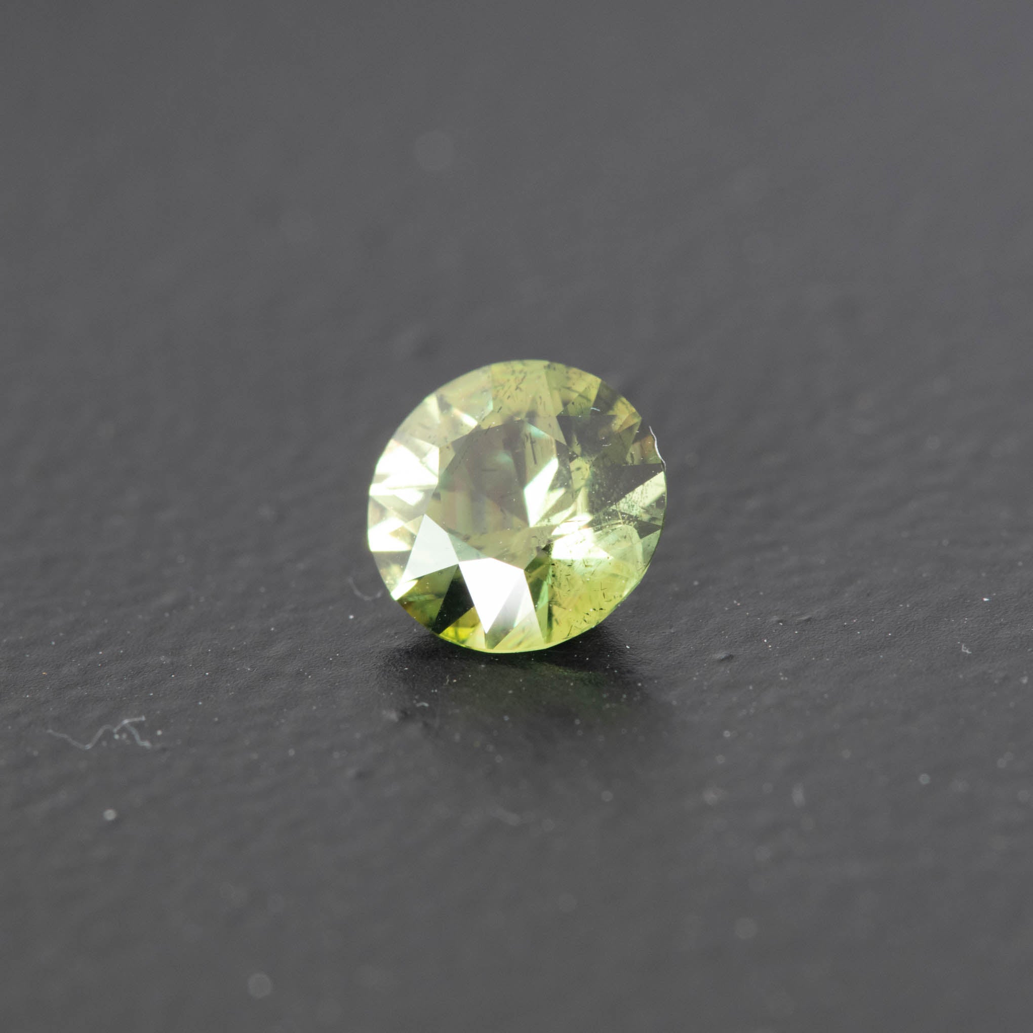 Green Brilliant Sapphire 0.78ct [S.G.BR.1711]