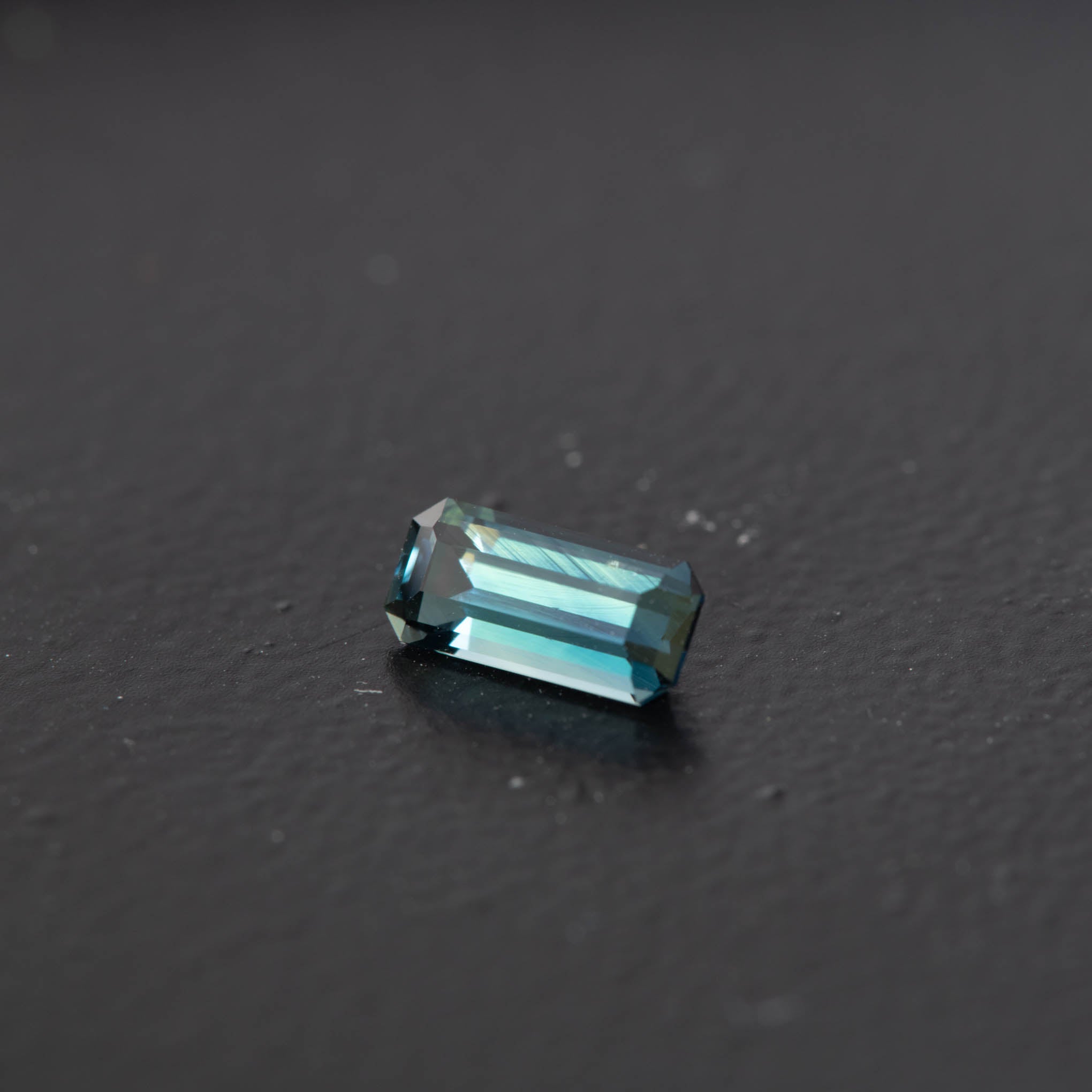 Blue Emerald Sapphire 0.71ct [S.B.E.1737]