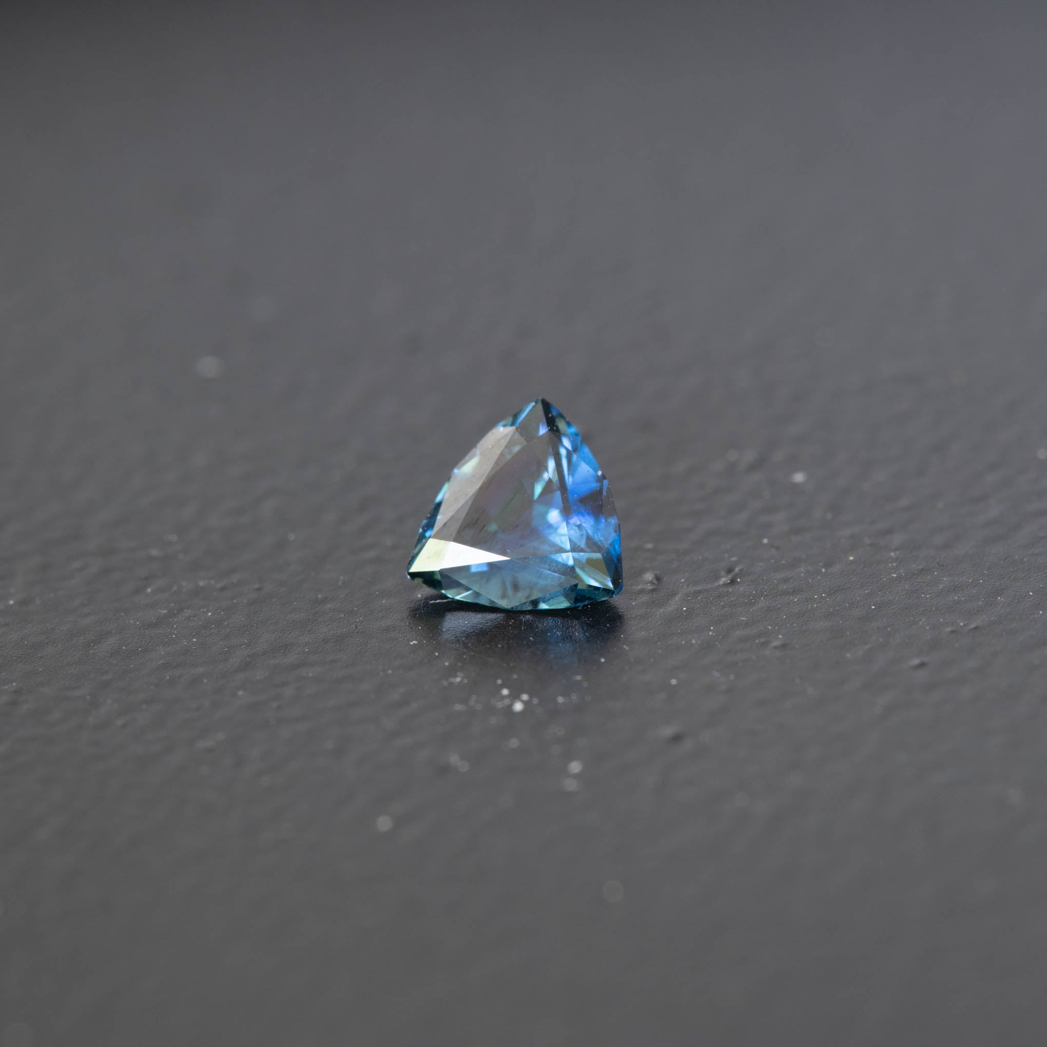 Blue Trilliant Sapphire 0.46ct [S.B.T.1743]