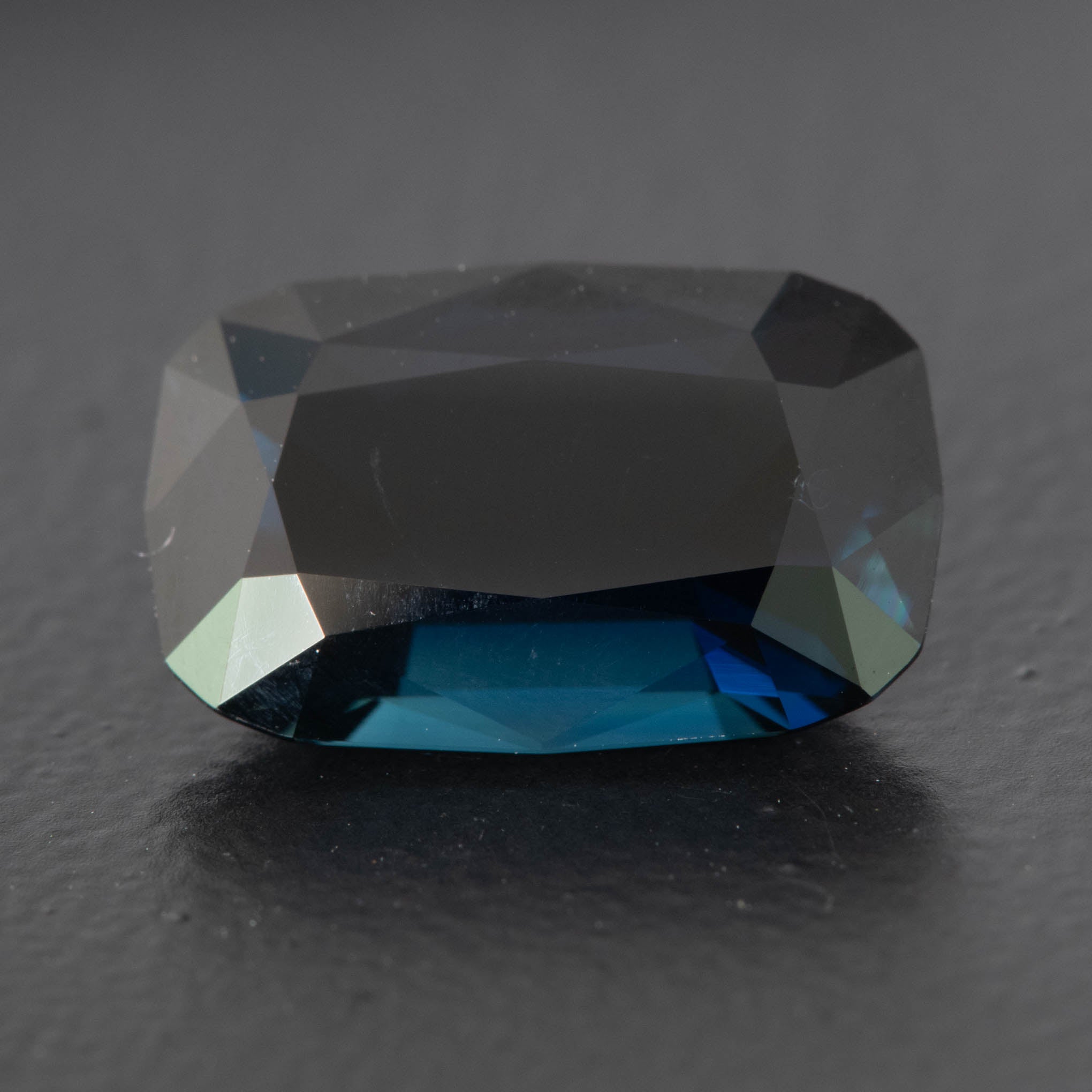 Blue Cushion Sapphire 6.45ct [S.B.C.1782]