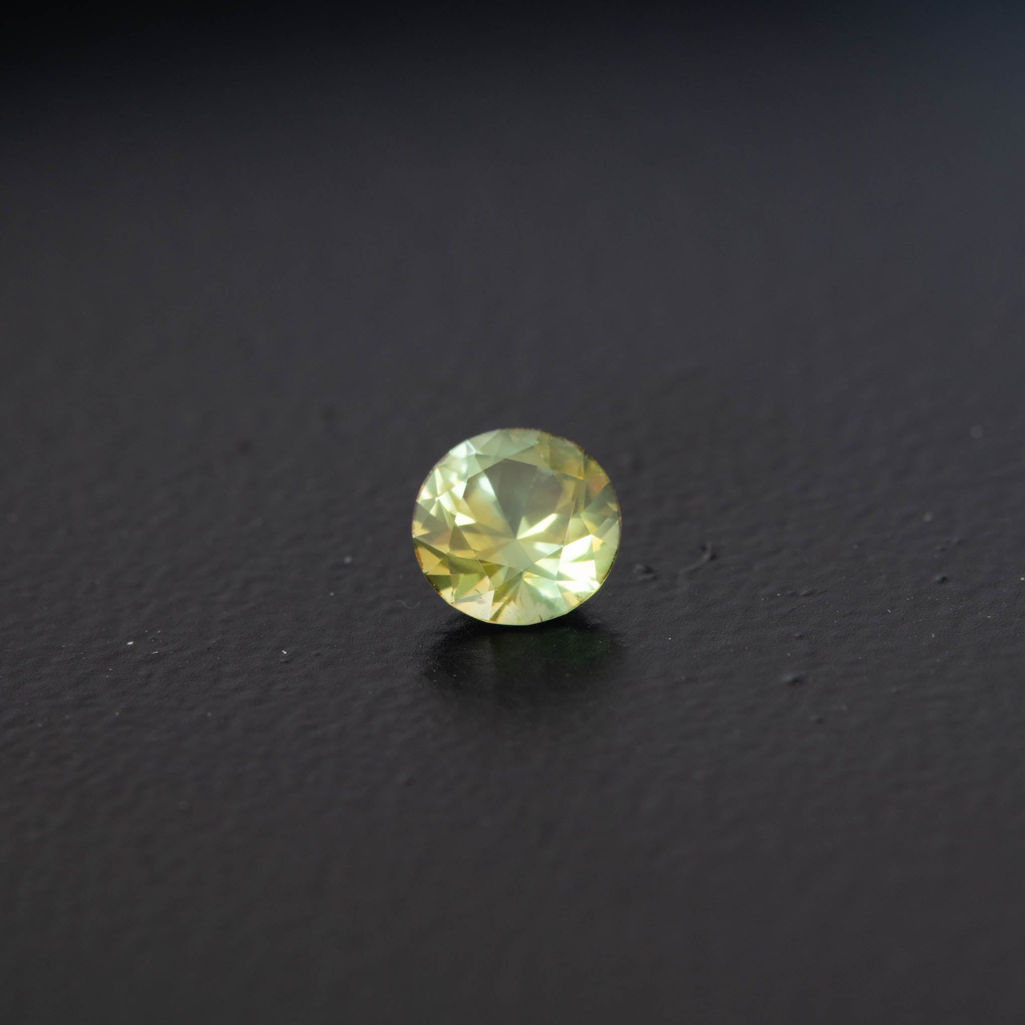 Parti Brilliant Sapphire 0.67ct  [S.P.BR.1848]