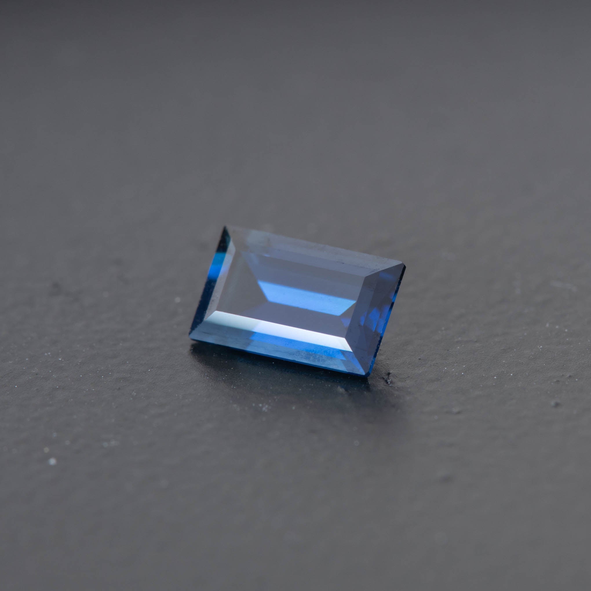 Blue Baguette Sapphire 0.93 Ct. [S.B.BA.187]