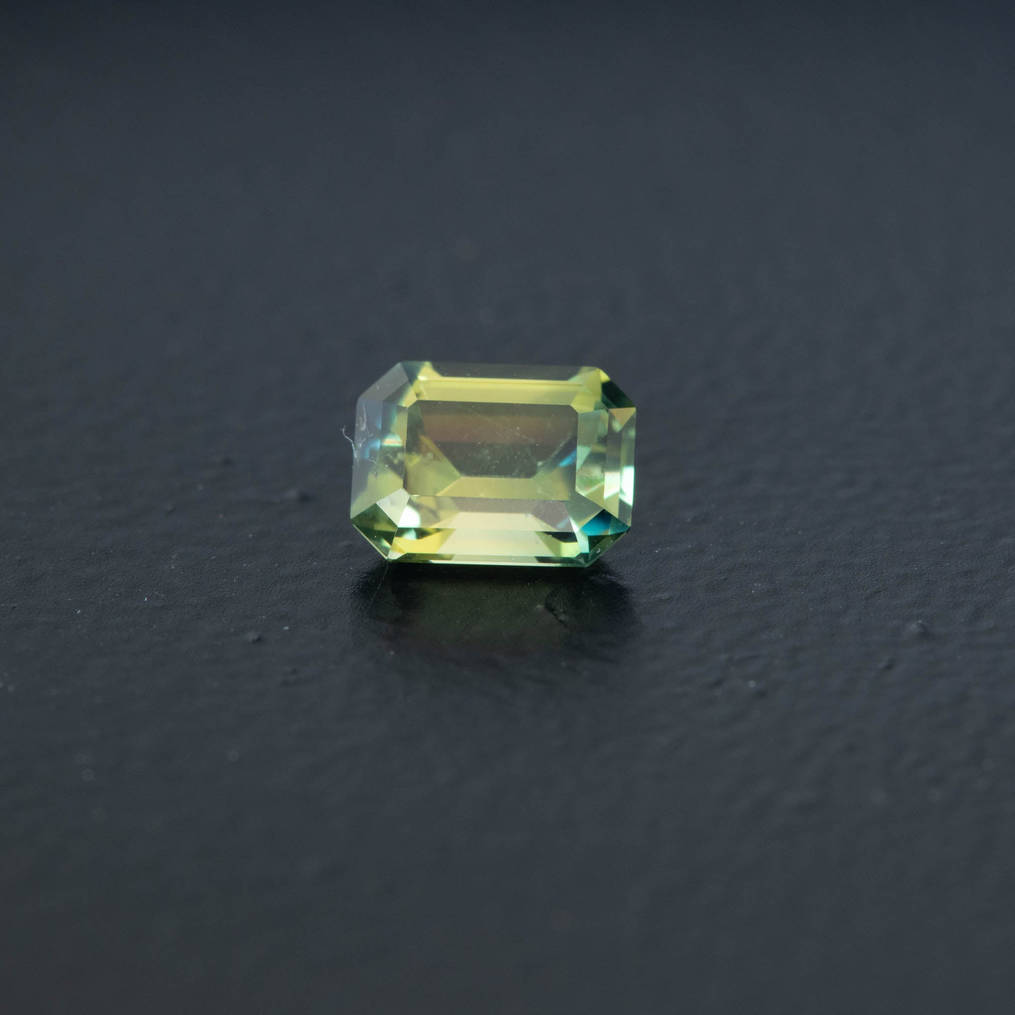 Parti  Emerald Sapphire 0.74ct (S.P.E.1890)