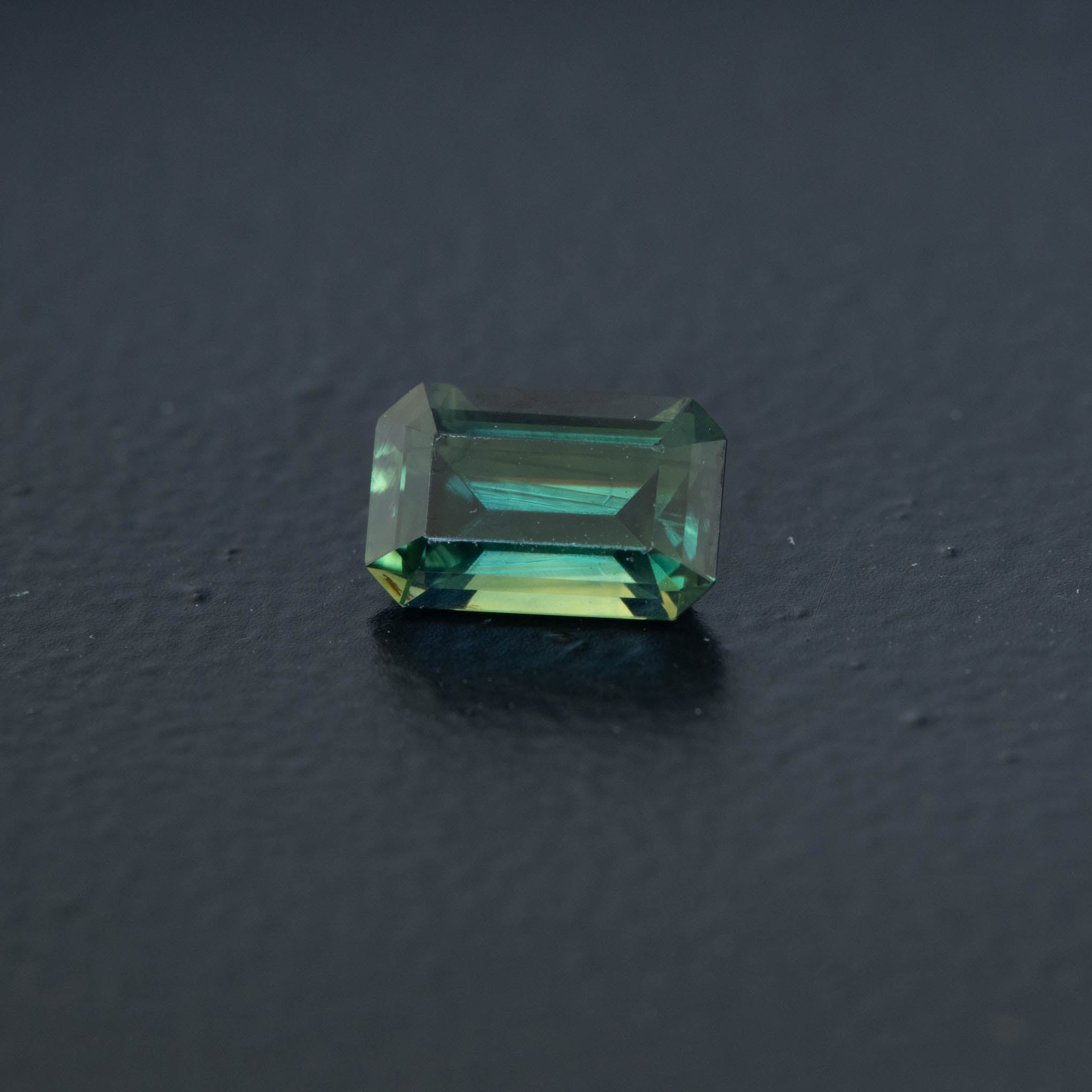 Green Emerald Sapphire 0.81ct (S.G.E.1892)