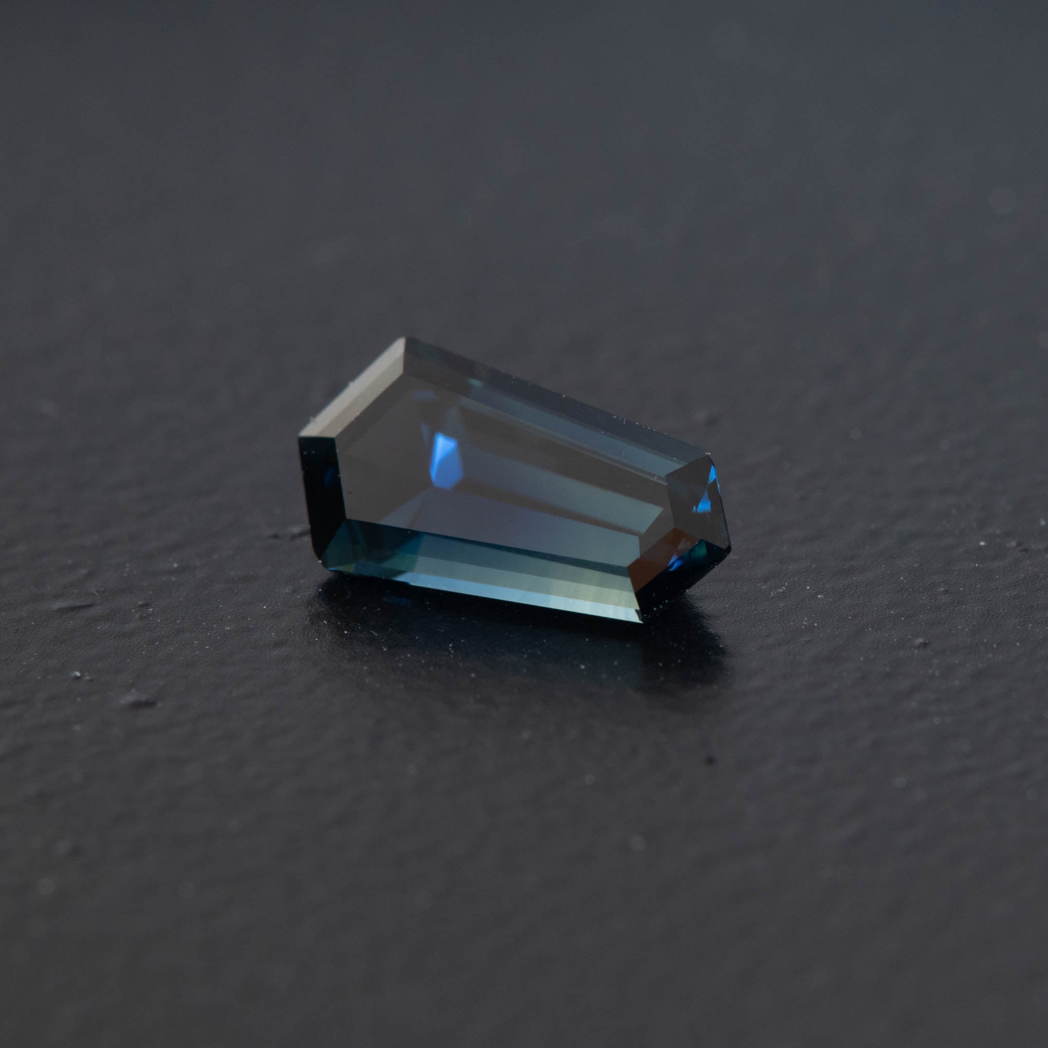 Blue Kite Sapphire 1.32ct  [S.B.K.1925]