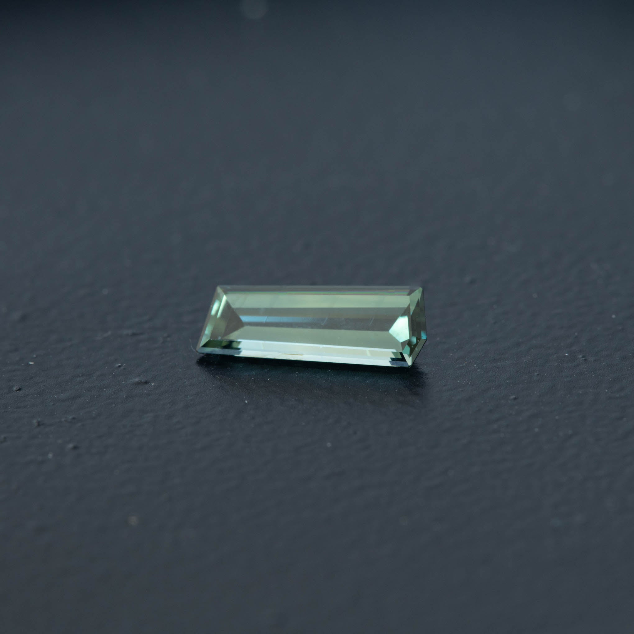 Green Free Form Sapphire 0.78ct  [S.G.FF.1930]