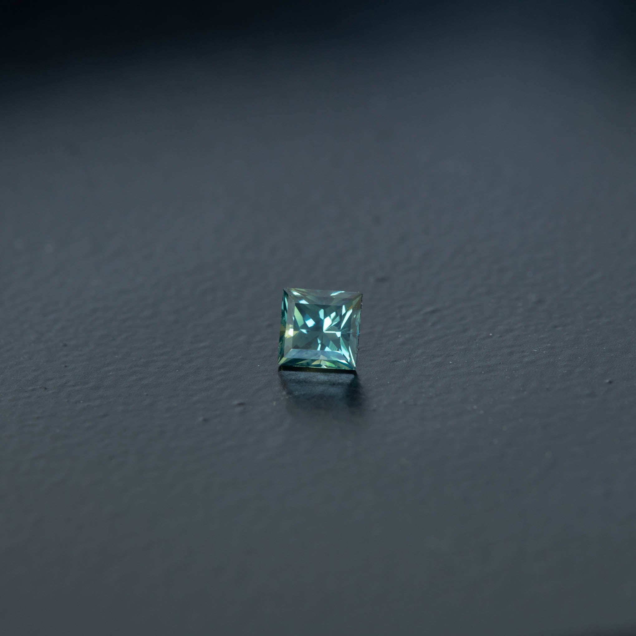 Teal Princess  Sapphire 0.39ct  [S.T.PR.1936]