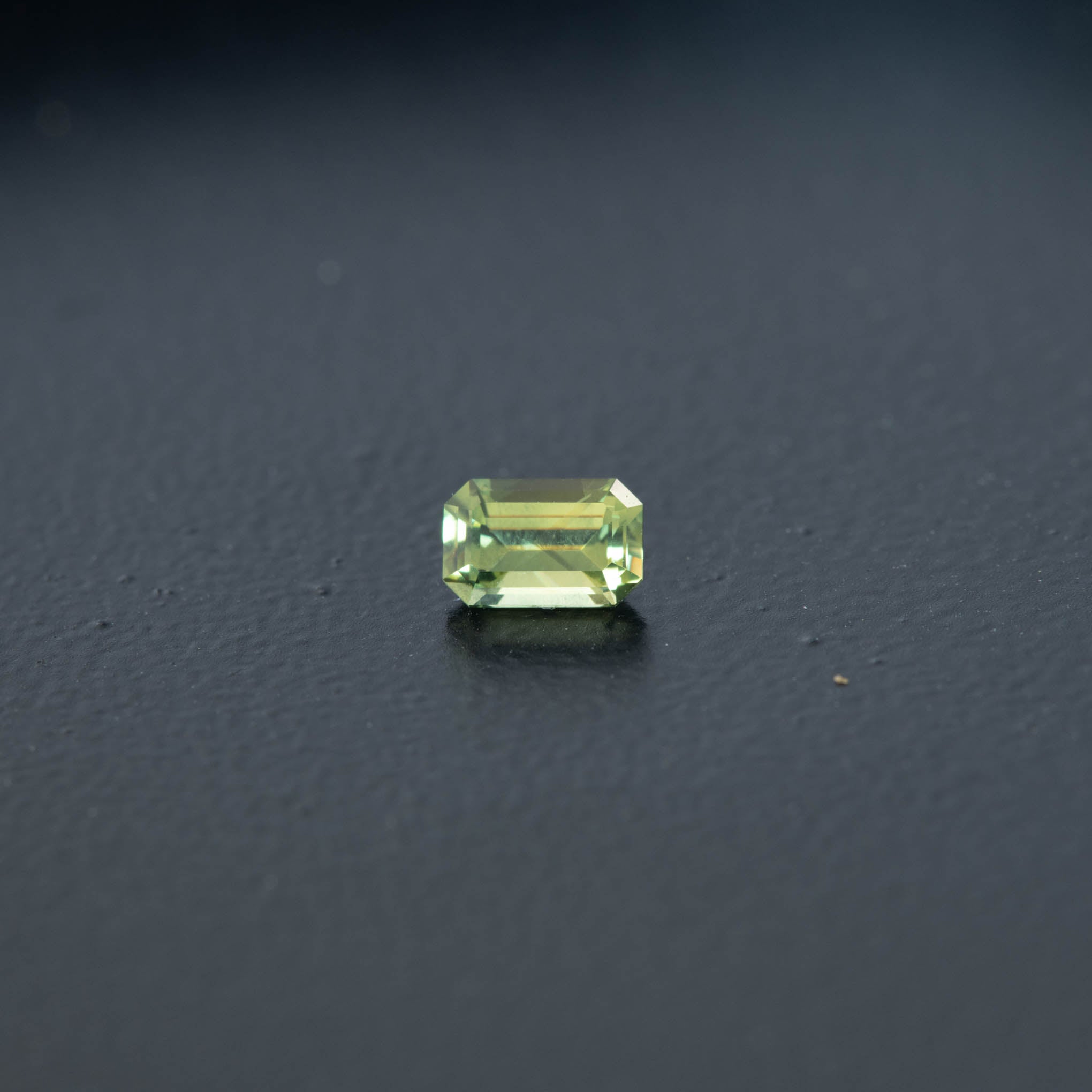 Green Emerald Sapphire 0.54ct  [S.G.E.1937]