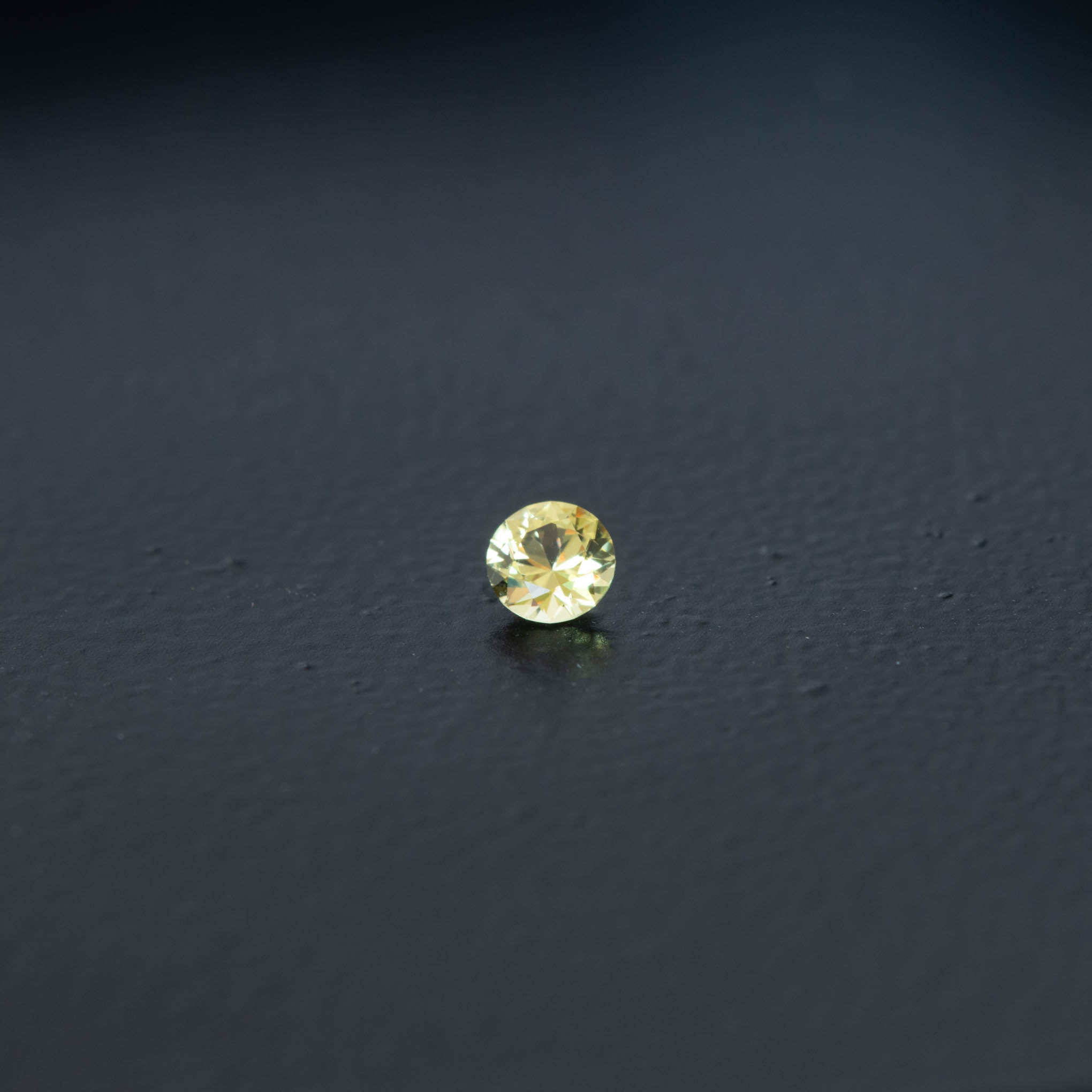 Yellow Brilliant Sapphire 0.17ct  [S.T.BR.1941]