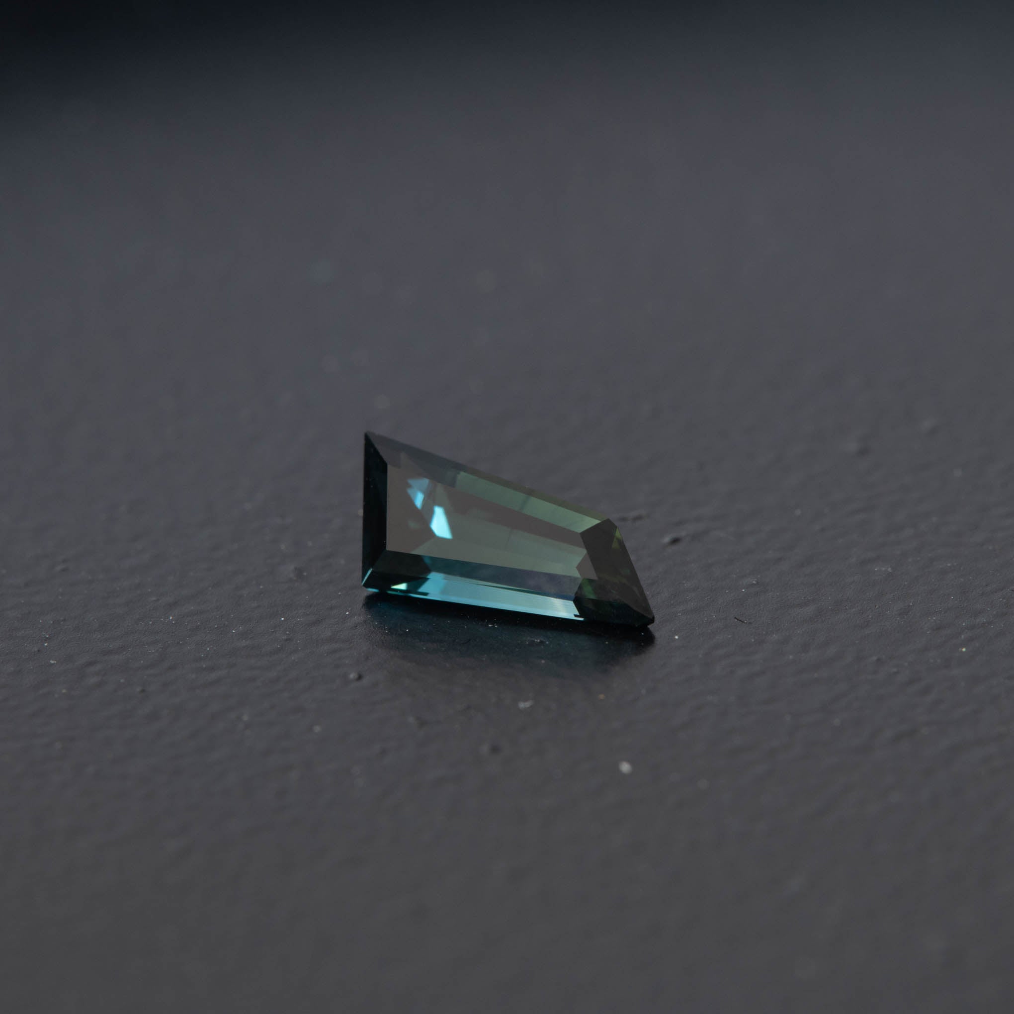 Teal Free Form Sapphire 0.97ct  [S.T.FF.1967]