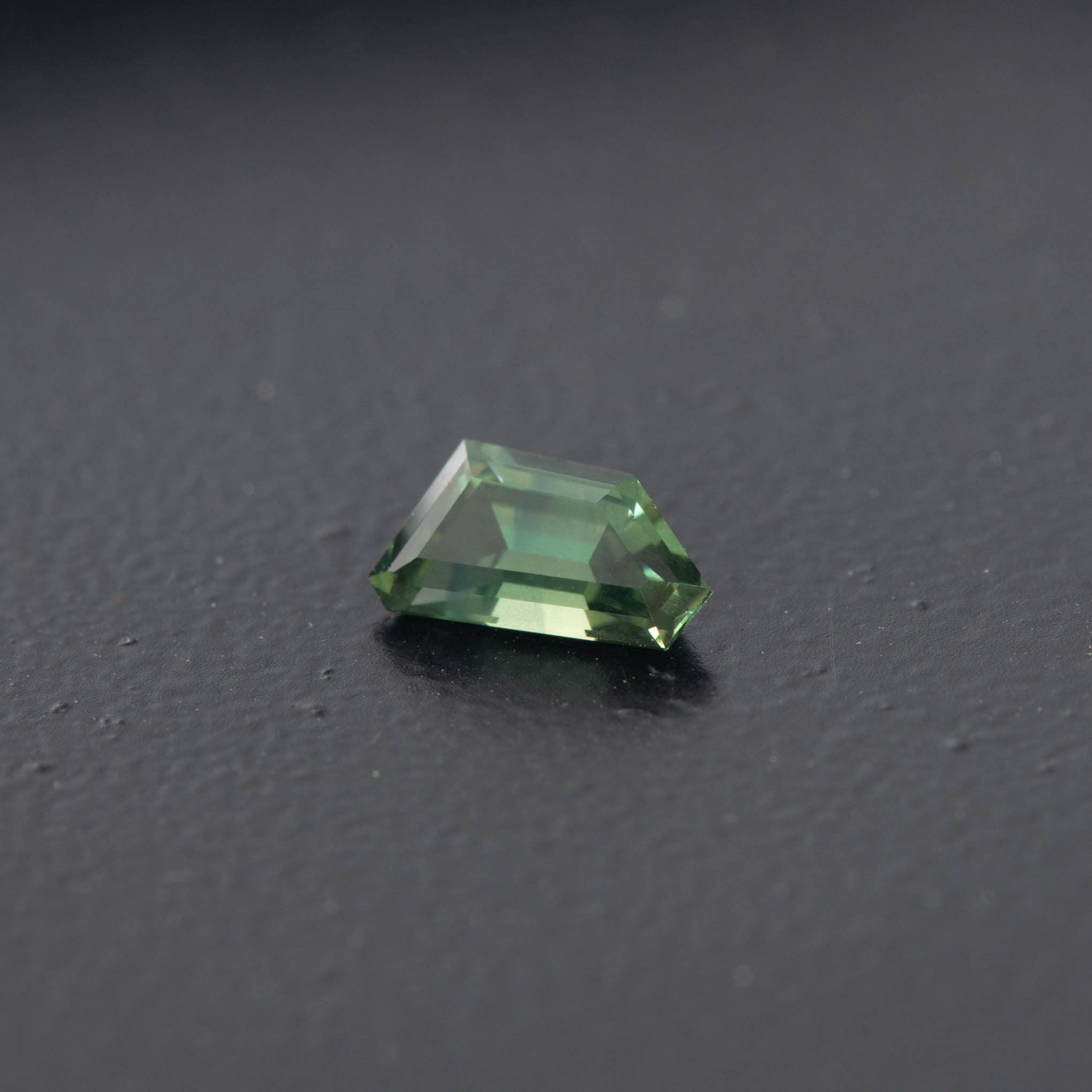 Green Free Form Sapphire 0.74ct  [S.G.FF.1993]