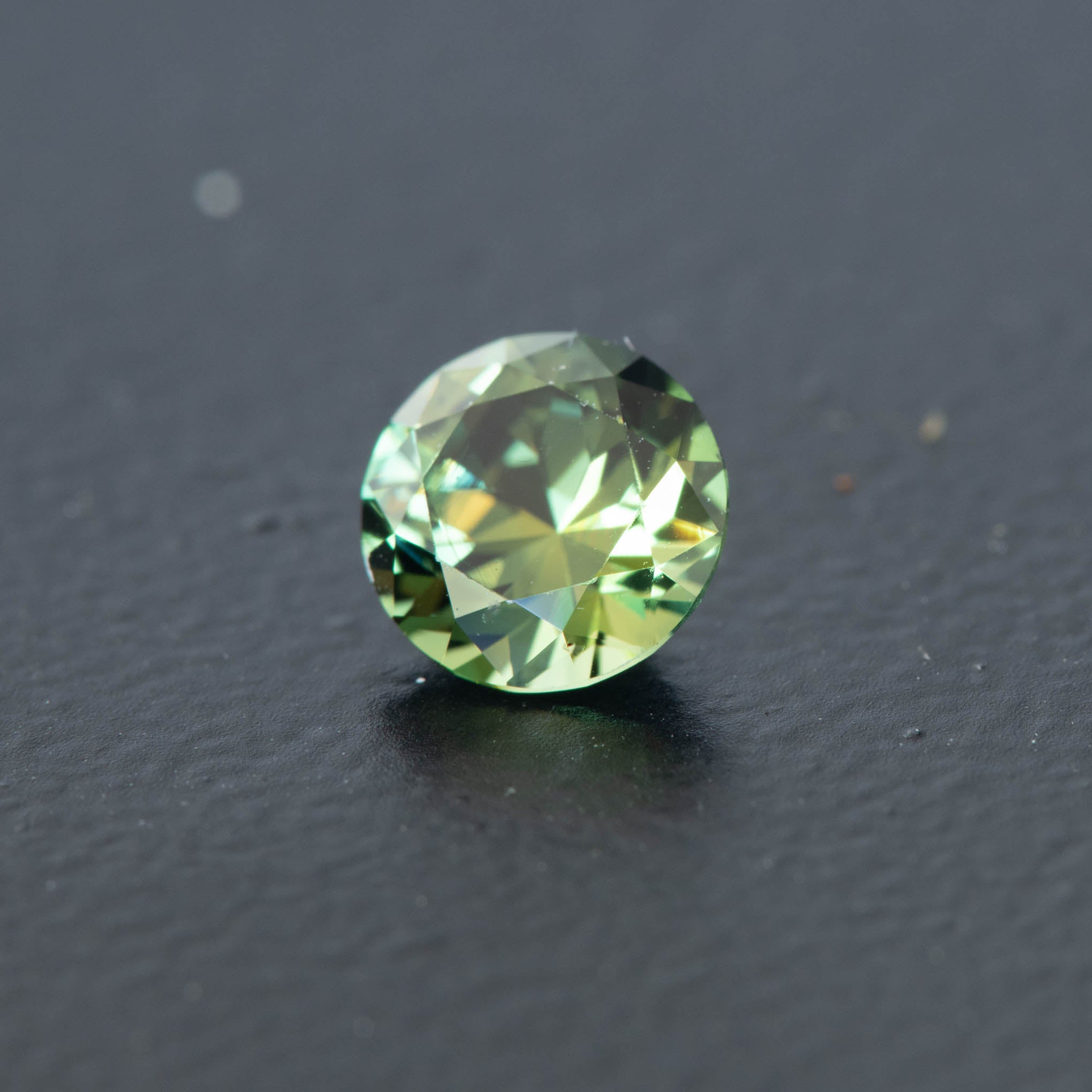 Green Brilliant Sapphire 0.97ct  [S.G.BR.2003]