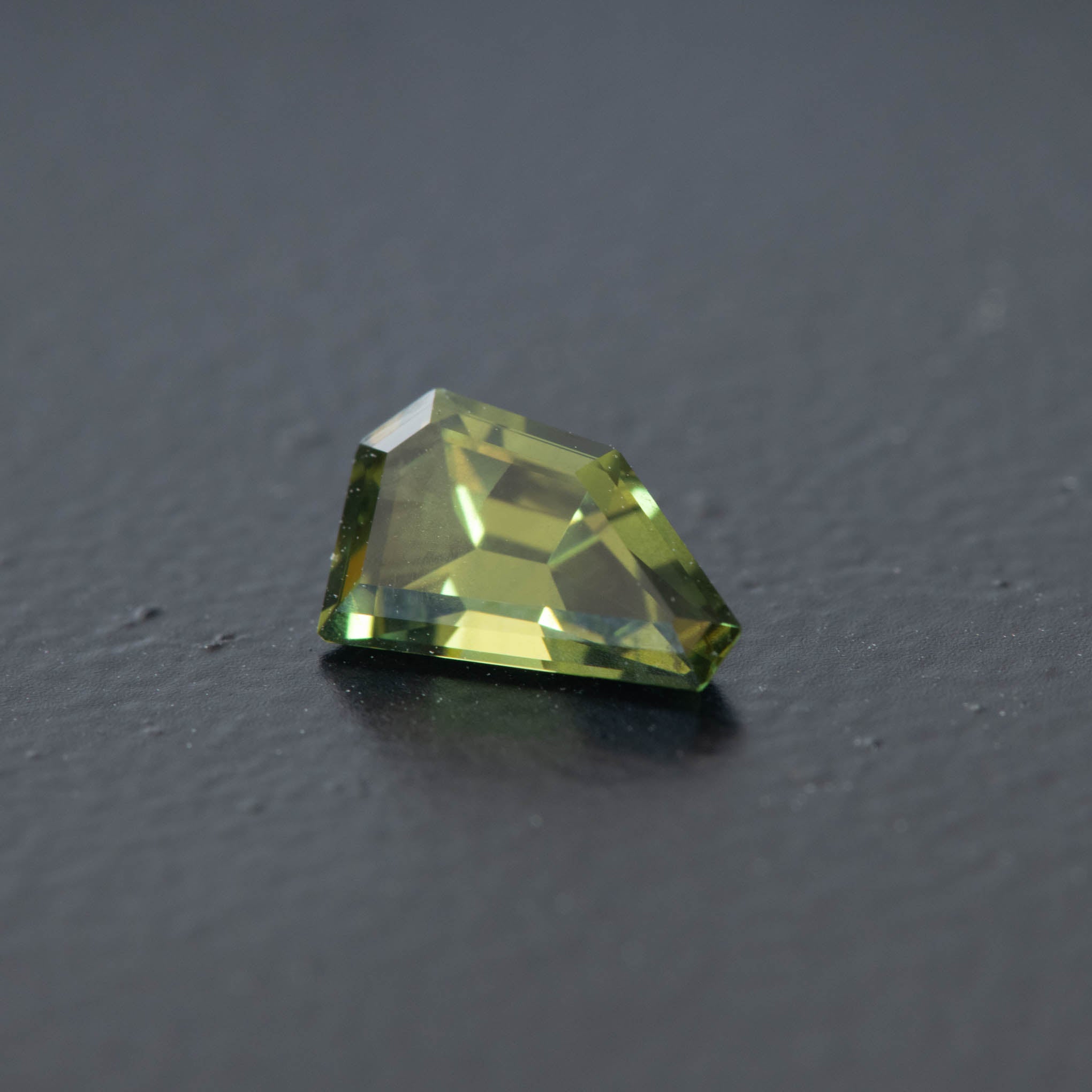 Green Free Form Sapphire 1.01ct  [S.G.FF.2010]