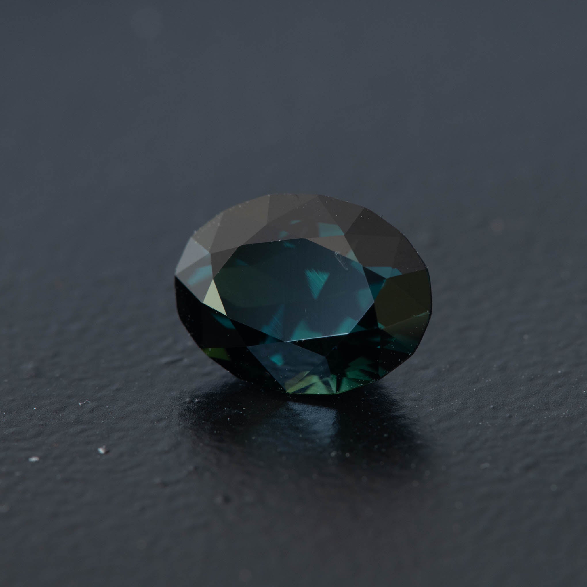 Green Oval Sapphire 2.95ct  [S.G.O.2024]