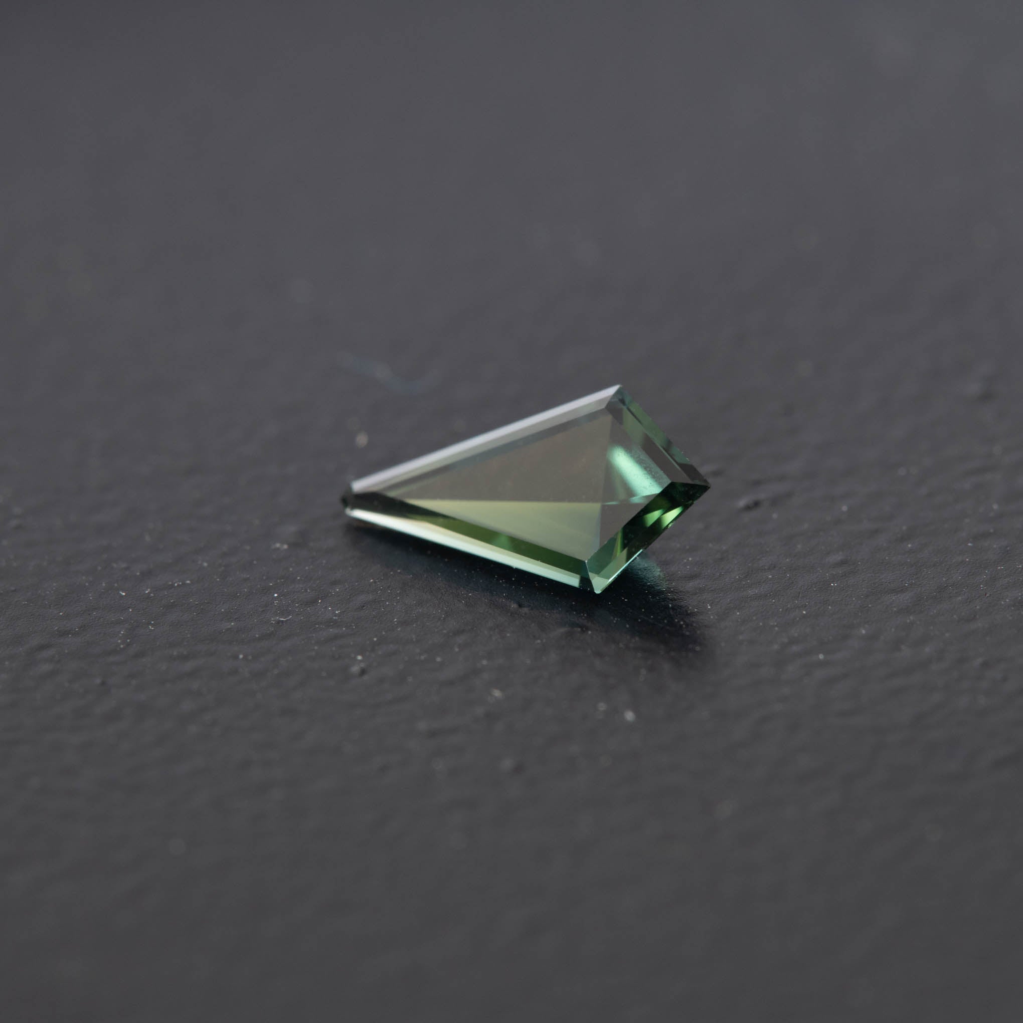 Teal Kite Sapphire 0.66ct  [S.T.K.2045]