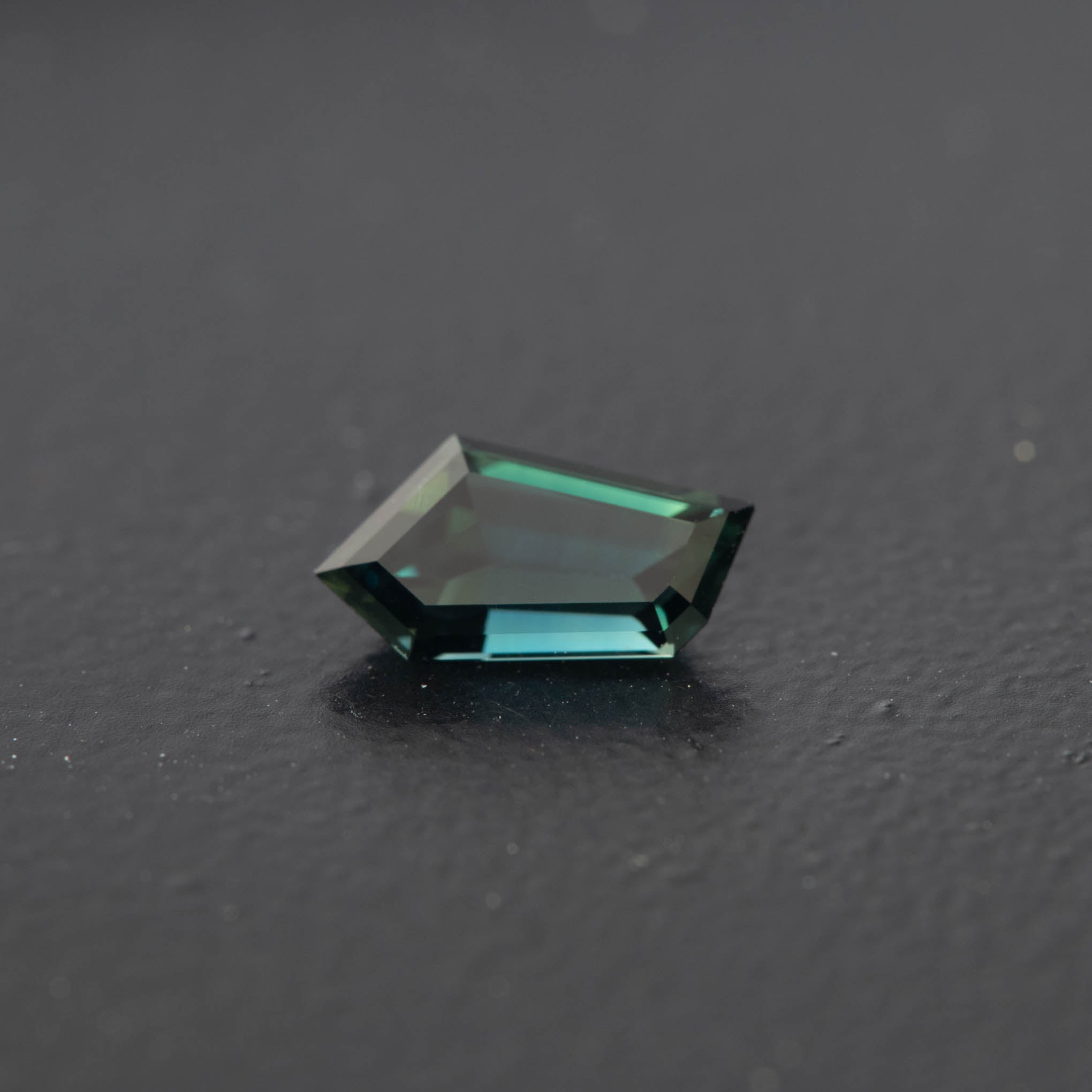 Teal Free Form Sapphire 1.03ct  [S.T.FF.2053]