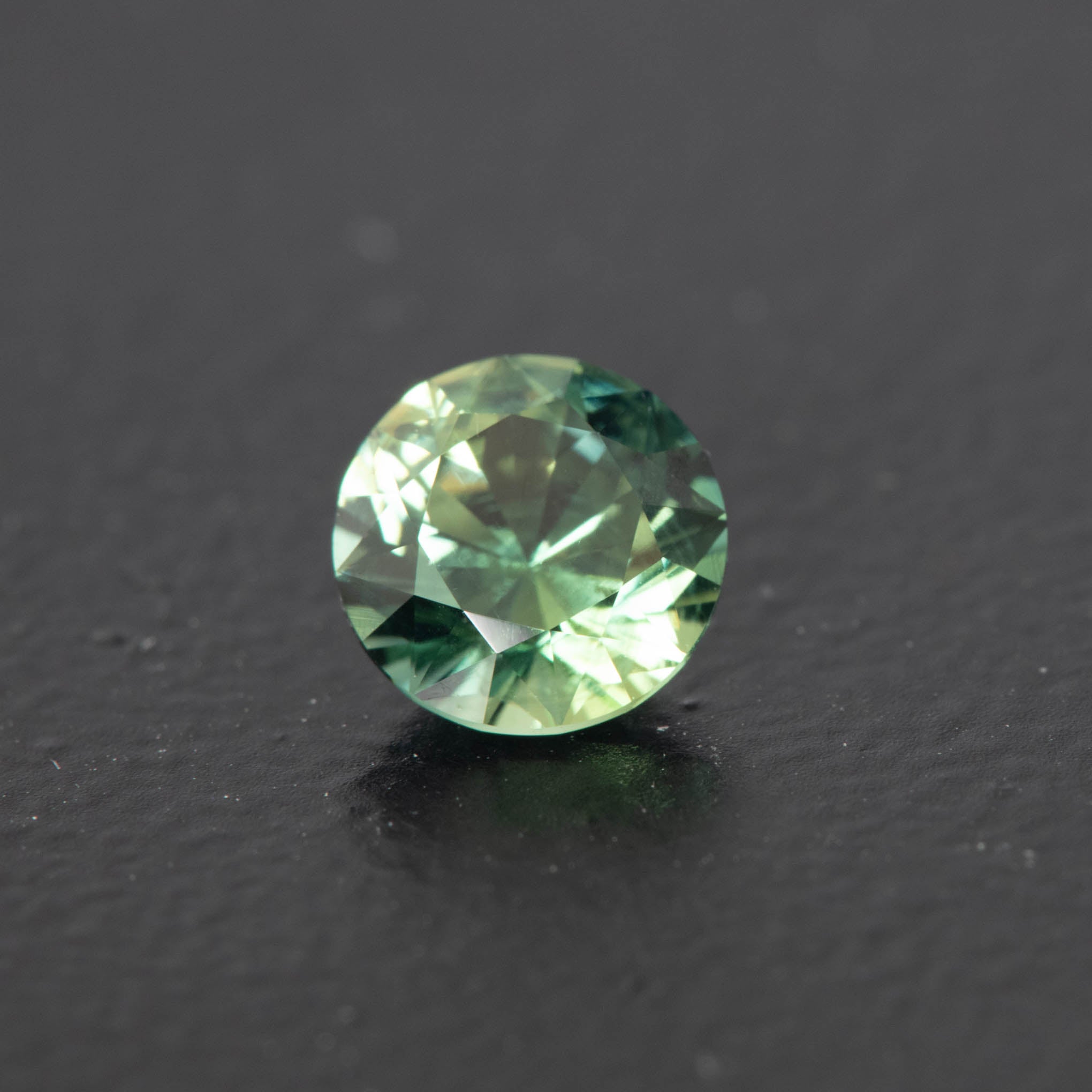 Green Brilliant Sapphire 1.18ct  [S.G.BR.2058]