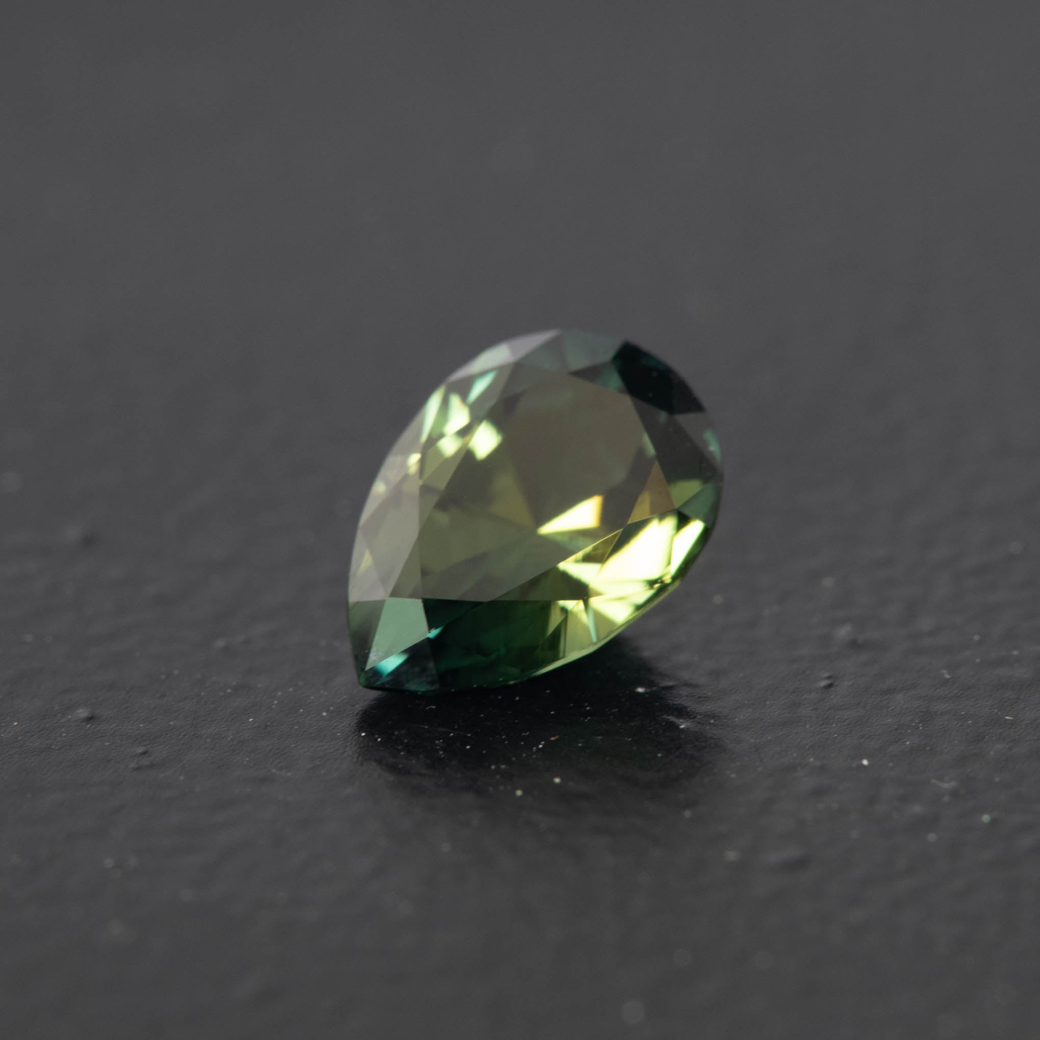 Teal Pear Sapphire 1.32ct  [S.T.PE.2061]