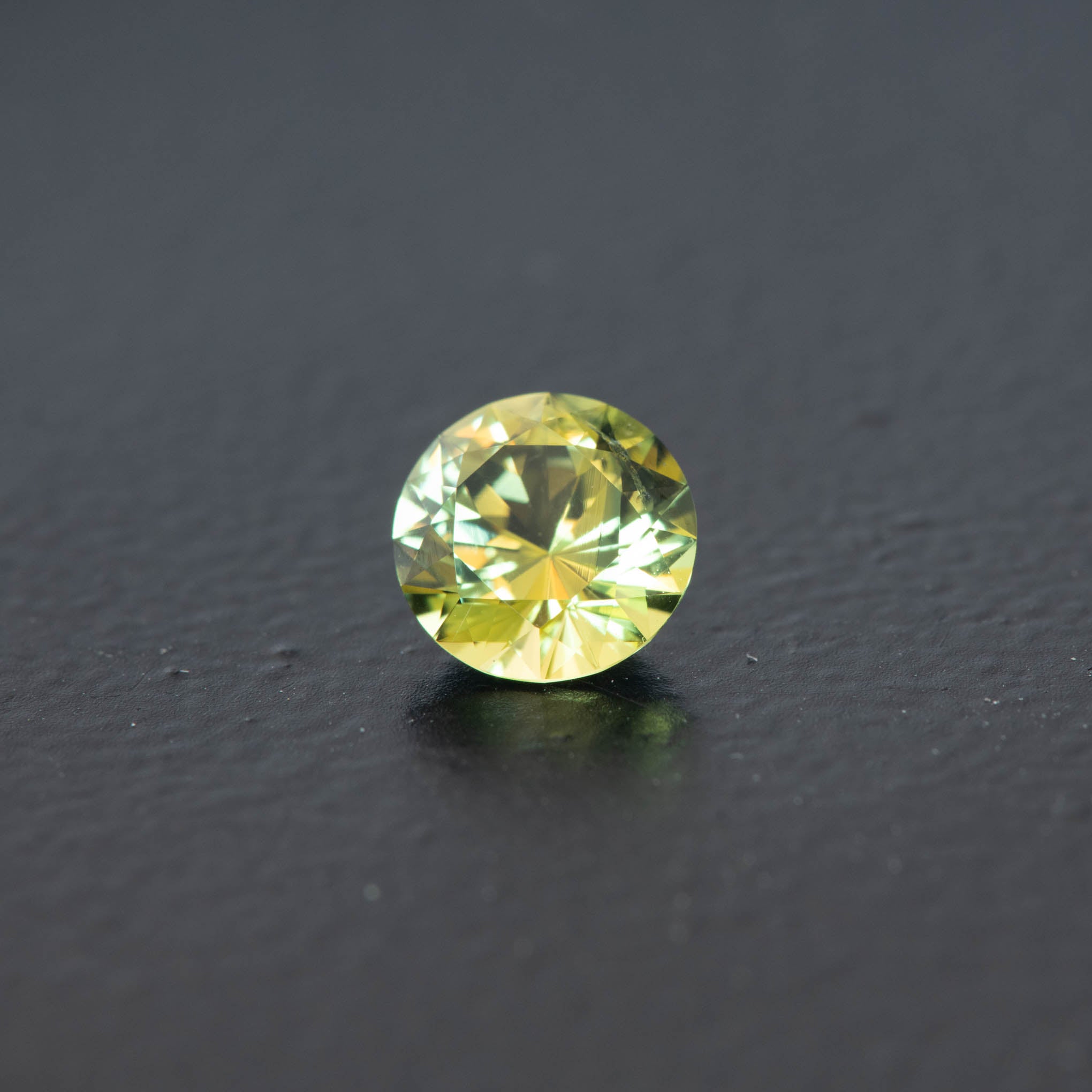 Parti Brilliant Sapphire 0.87ct  [S.P.BR.2083]