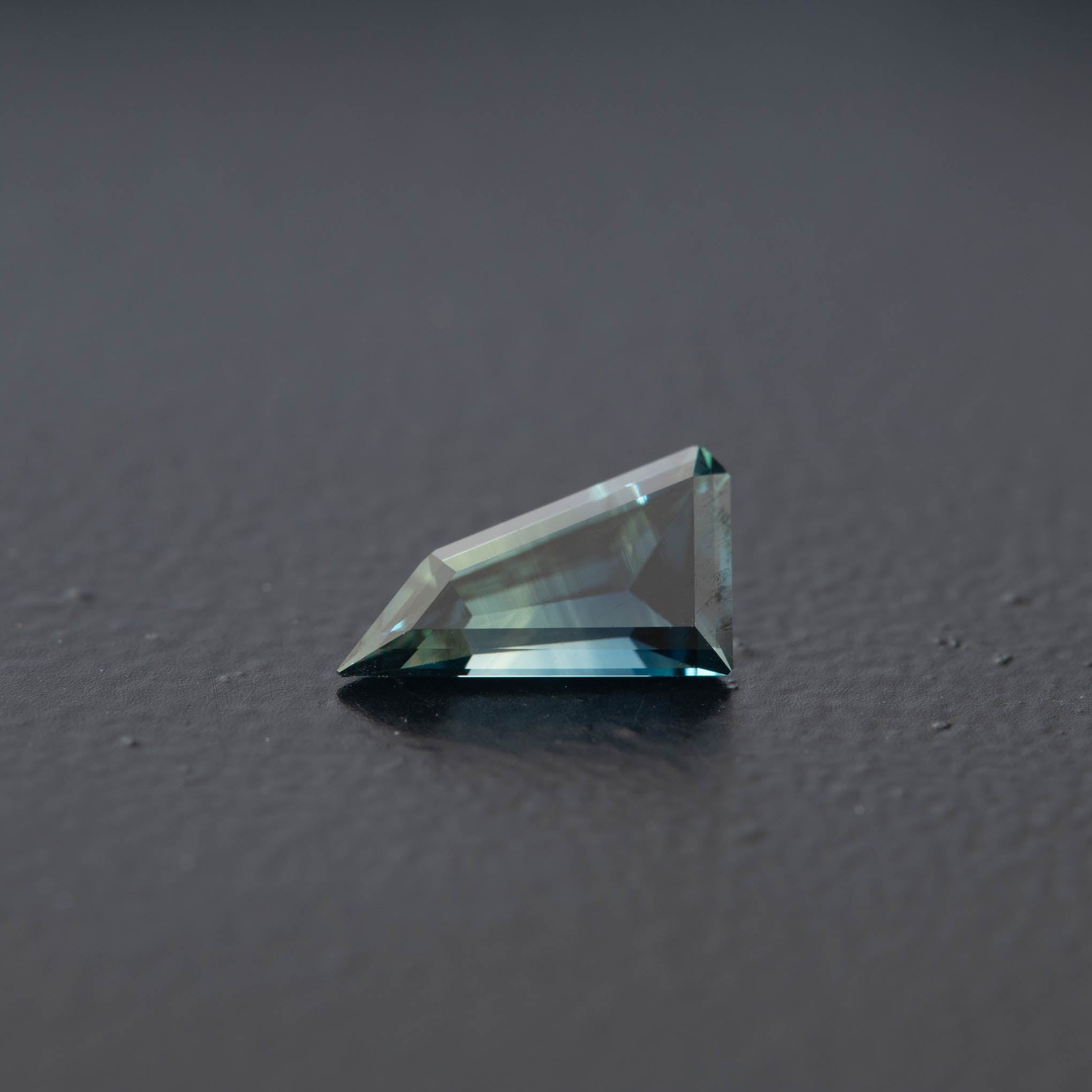 Teal Free Form Sapphire 0.84ct  [S.T.FF.2105]